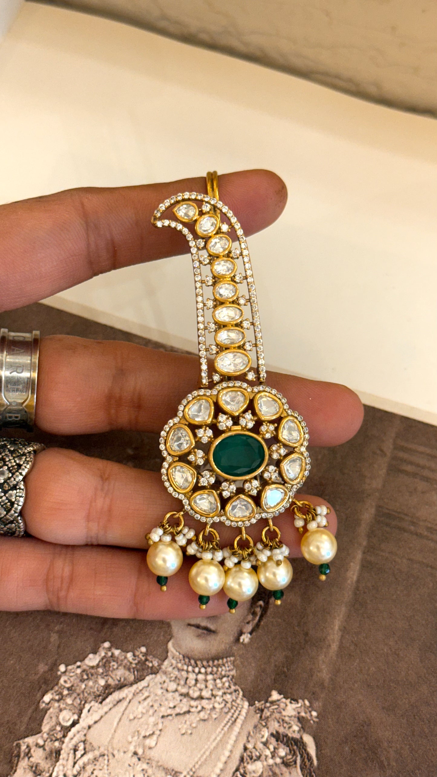 Emerld moissanite polki kalgi