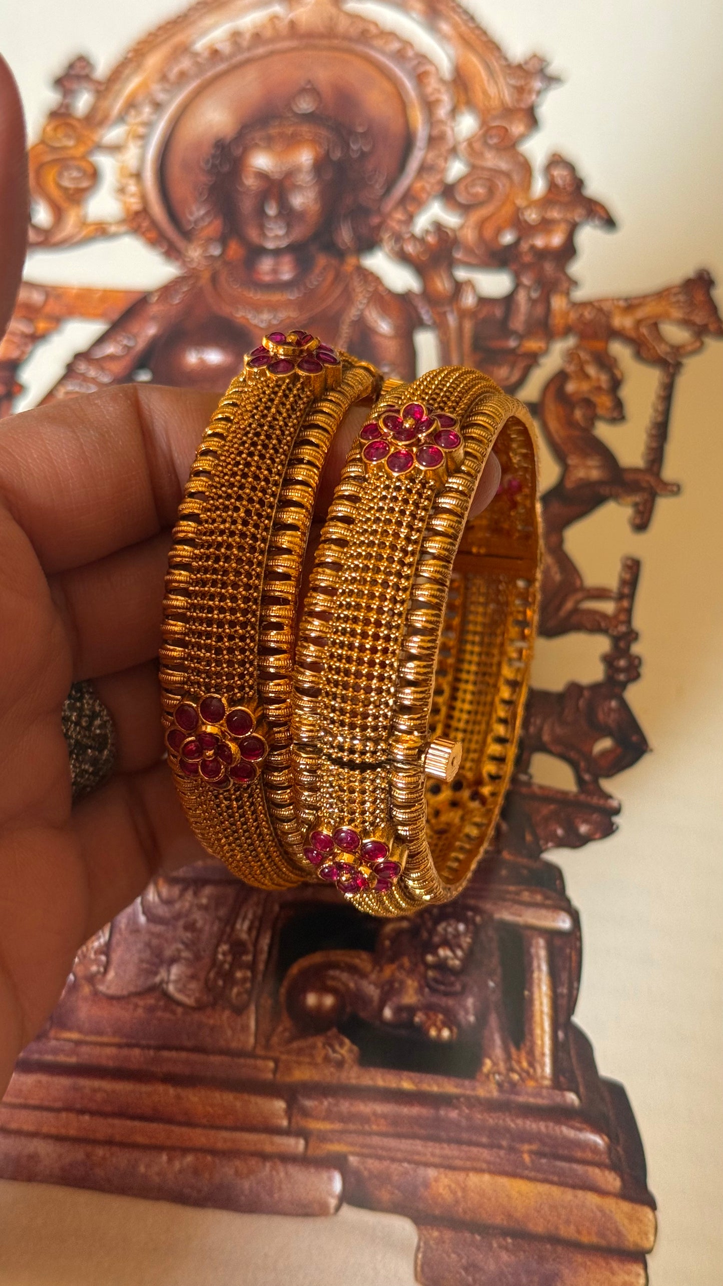 Rani pink floral gold rajwadi bangles