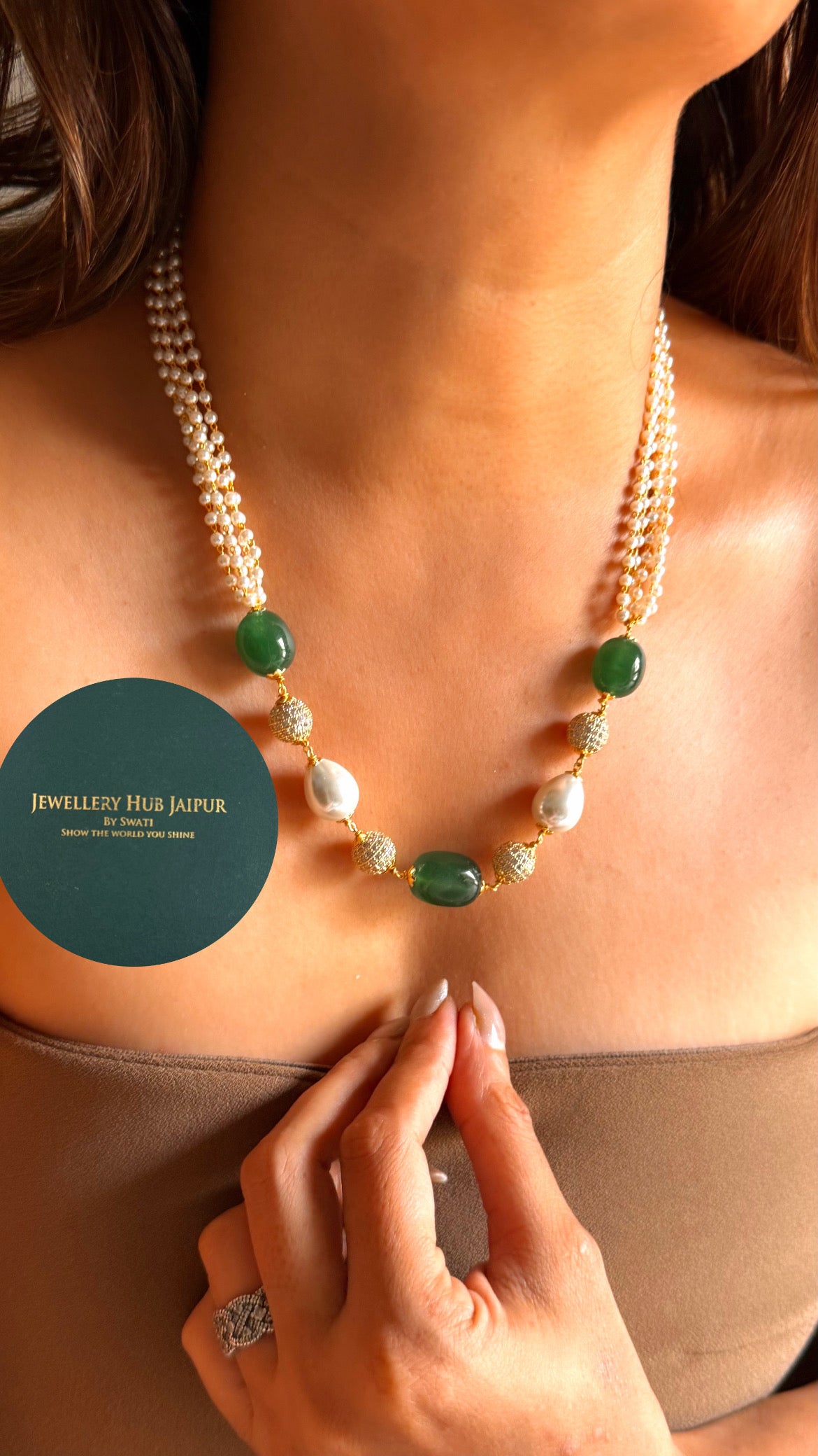 Emerald & off white pearl string