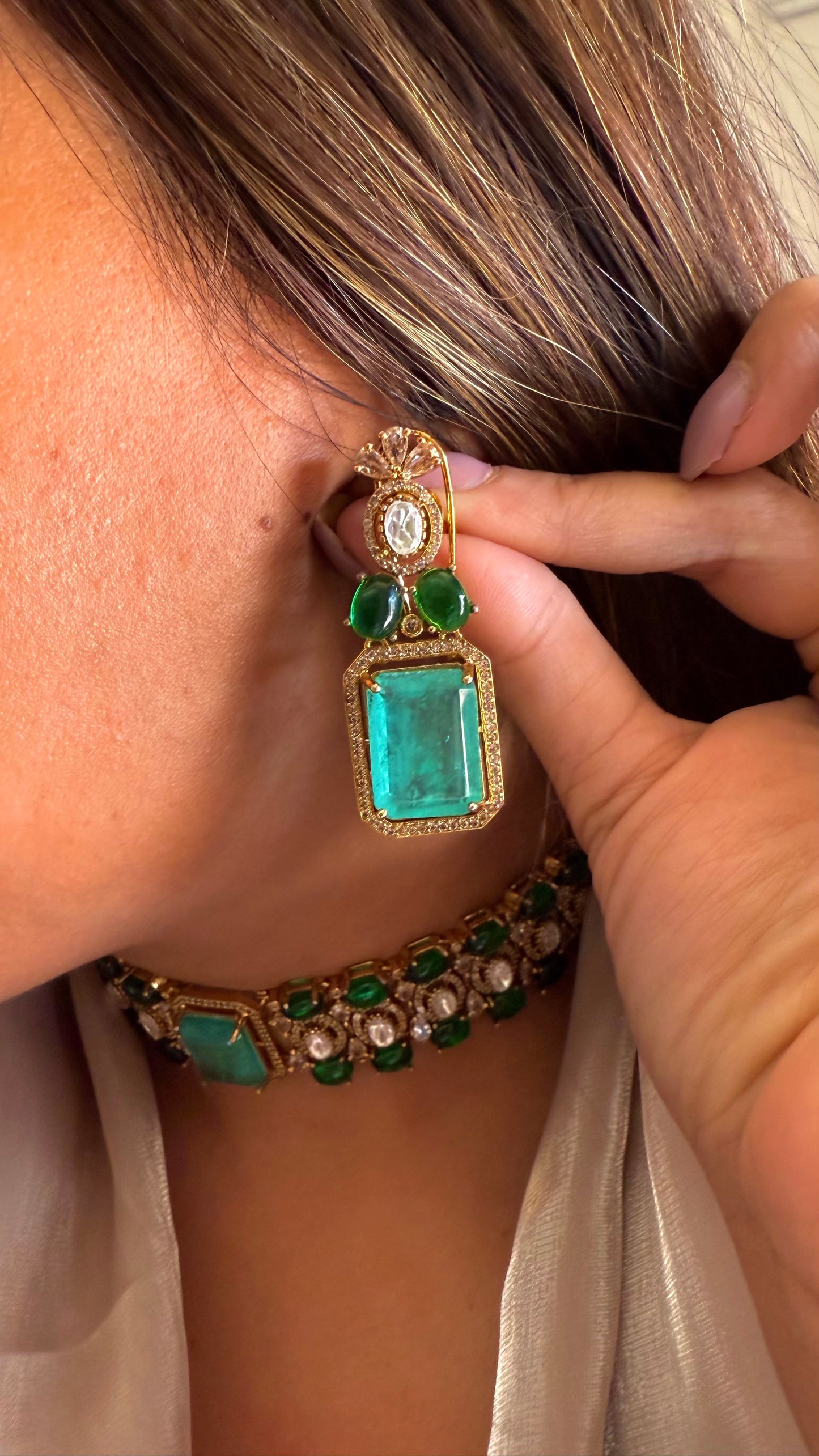 Emerald Mint minimalist doublet choker necklace with earrings