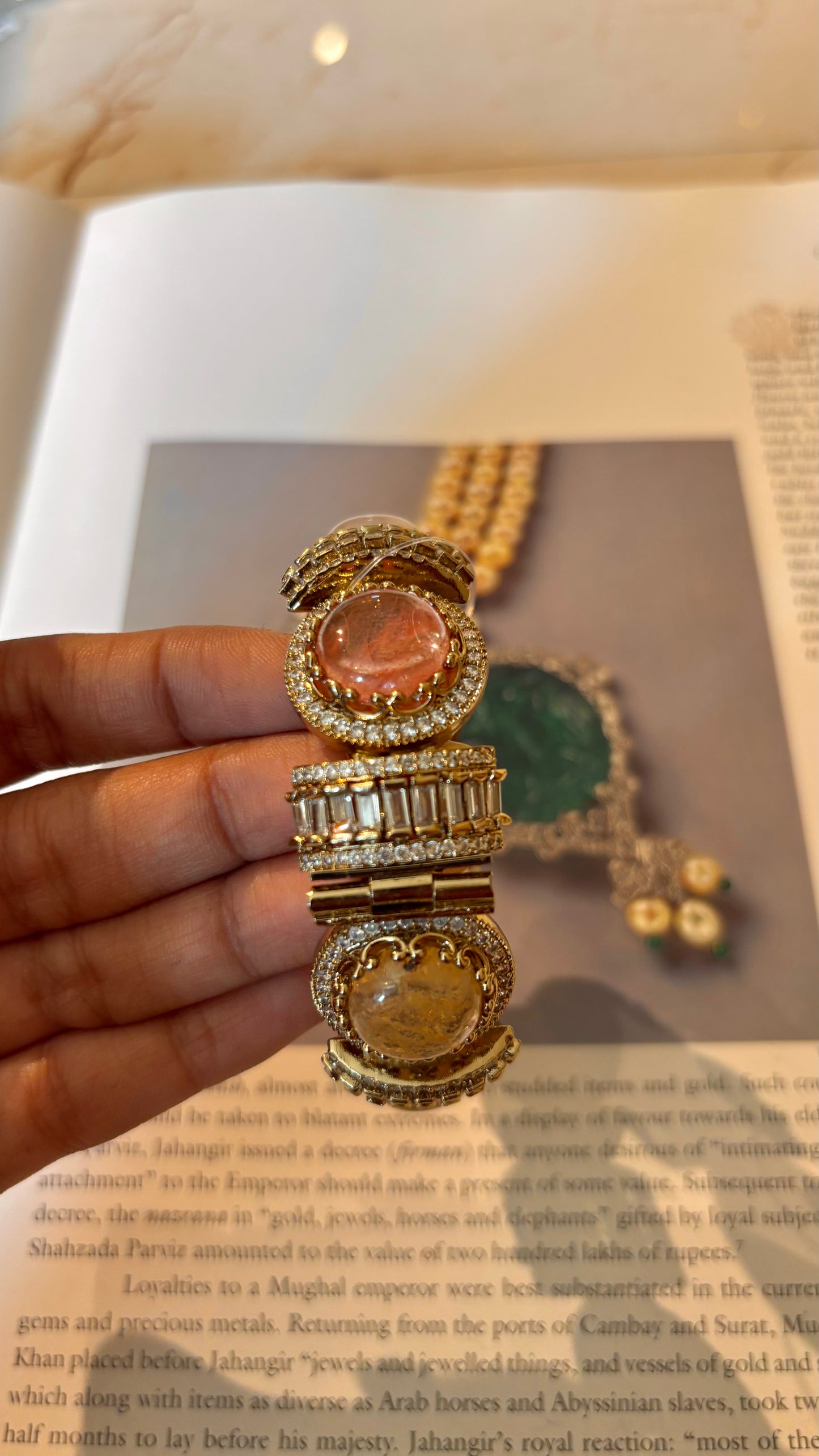 Sabya inspired bracelet  (openable)