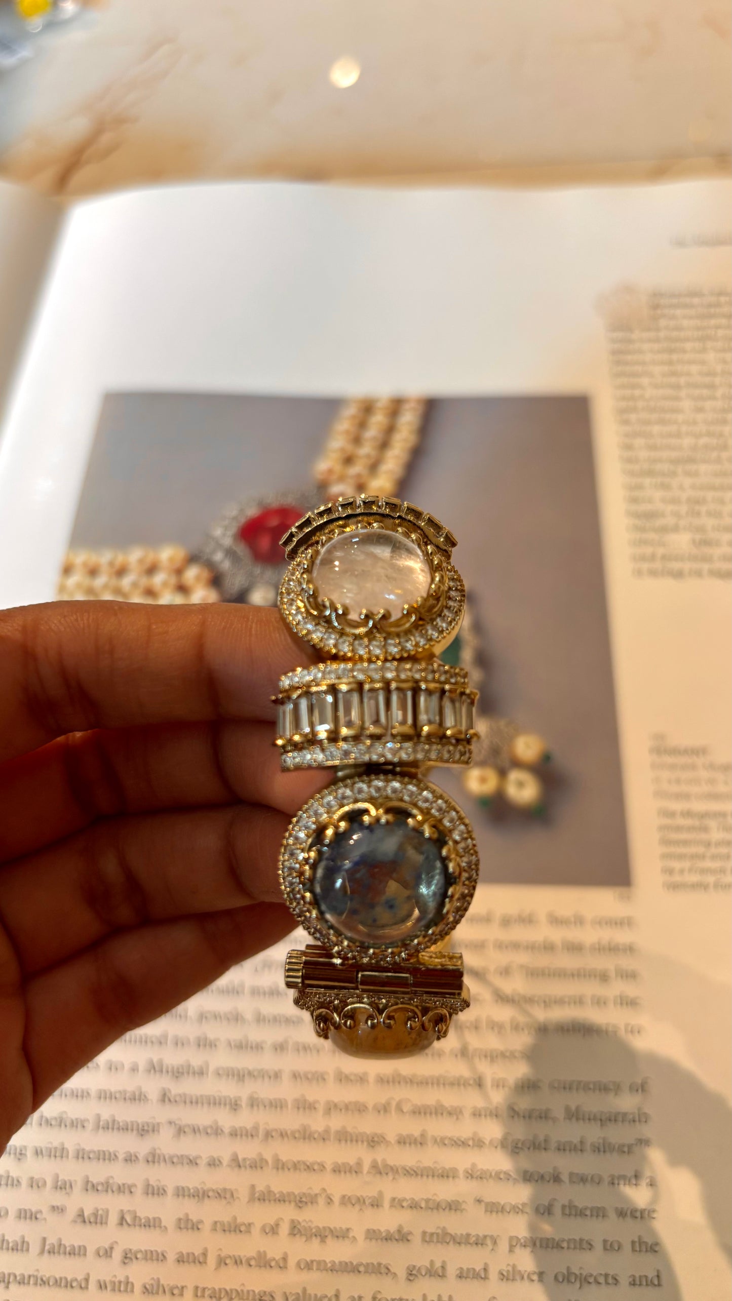 Sabya inspired bracelet  (openable)
