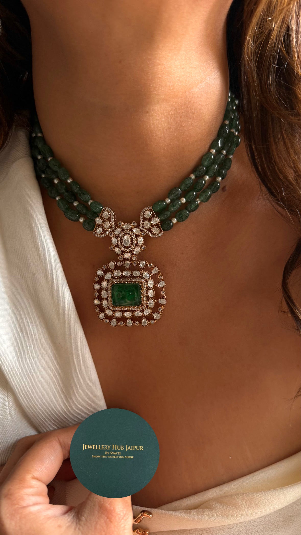 Emerald square pendant with pearl detailing collar Necklace