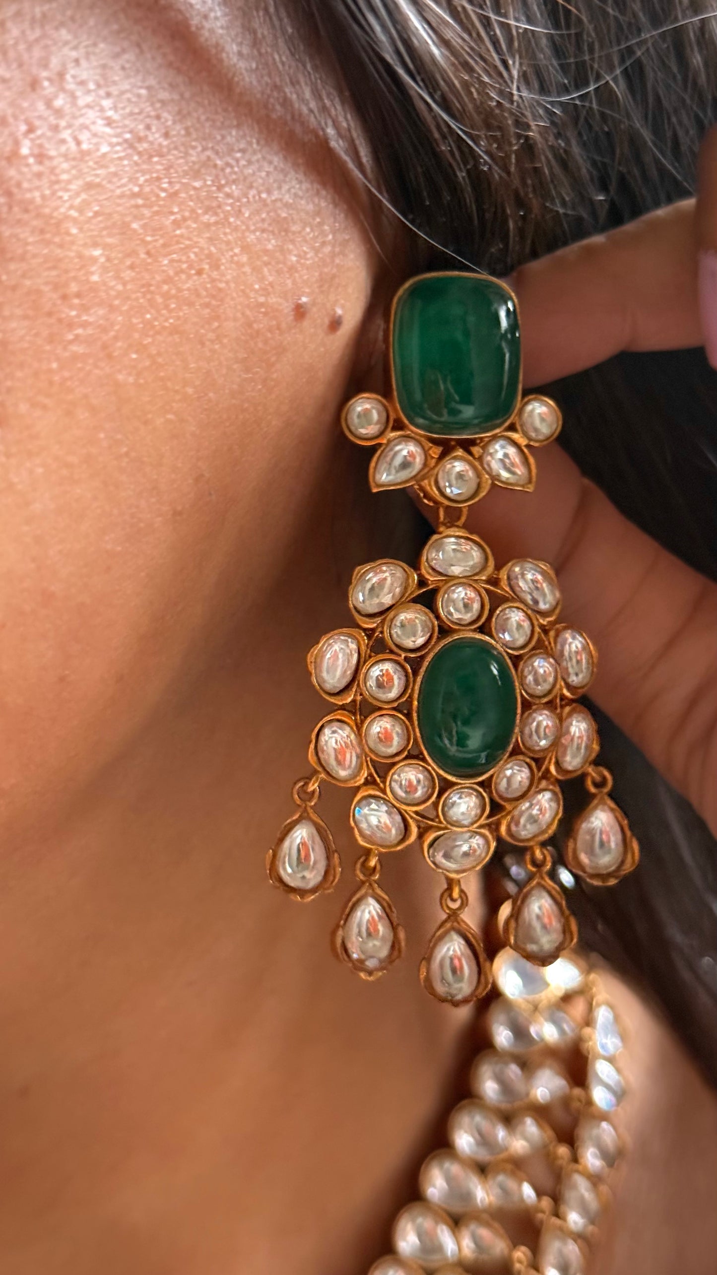 Emerald polki statement collar necklace