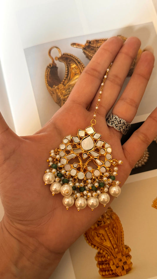 Paachi mother of pearls paachi Kundan maangtika