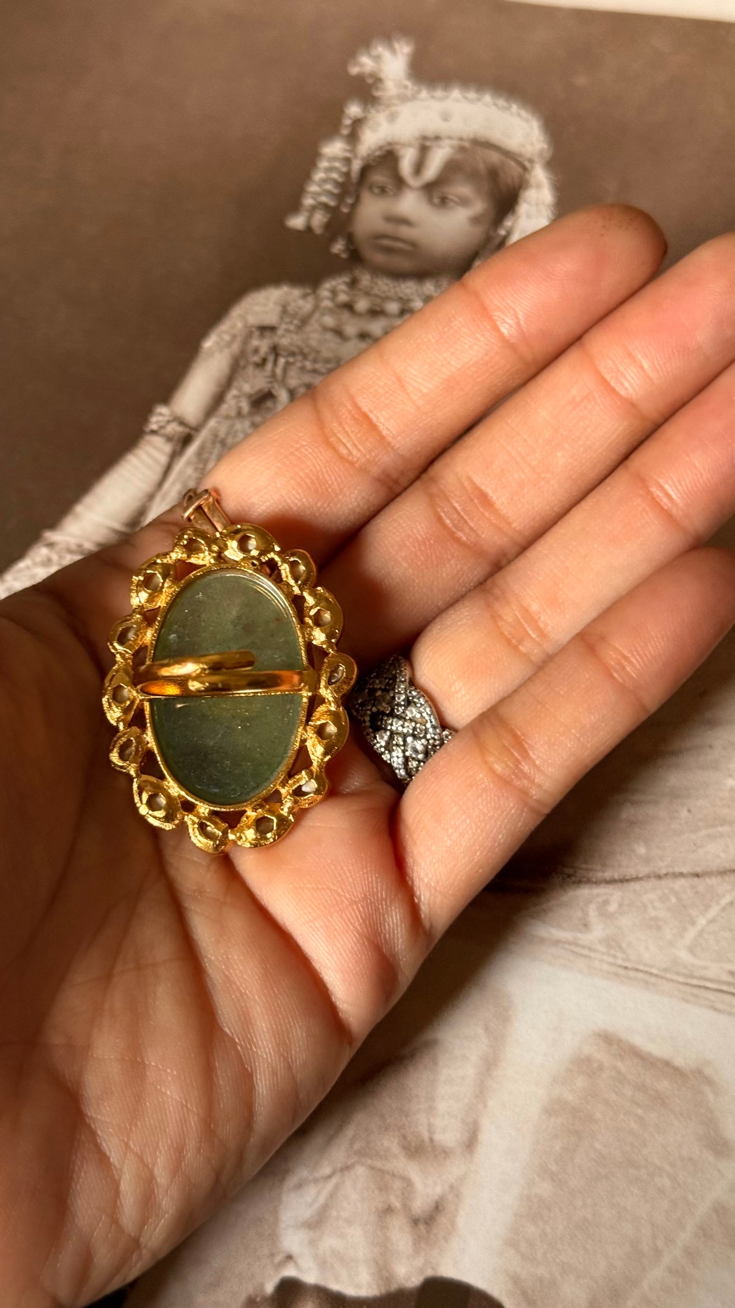 Mint doublet inlay & moissanite adjustable ring
