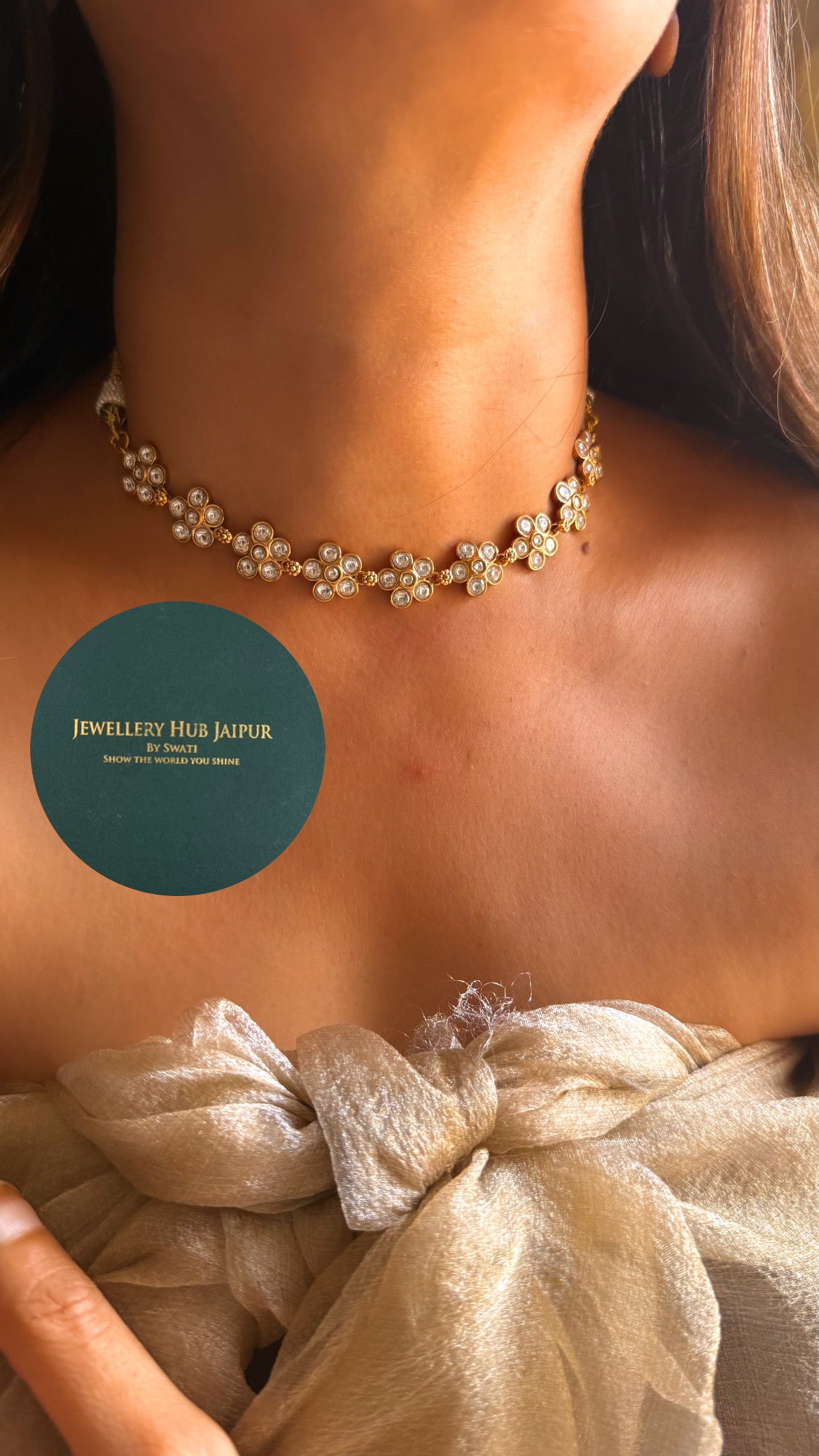 Minimal floral design choker set