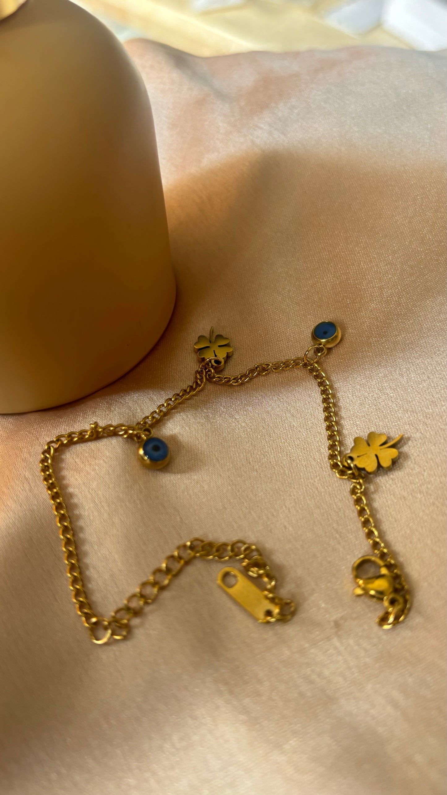 Sapphire gold bracelet