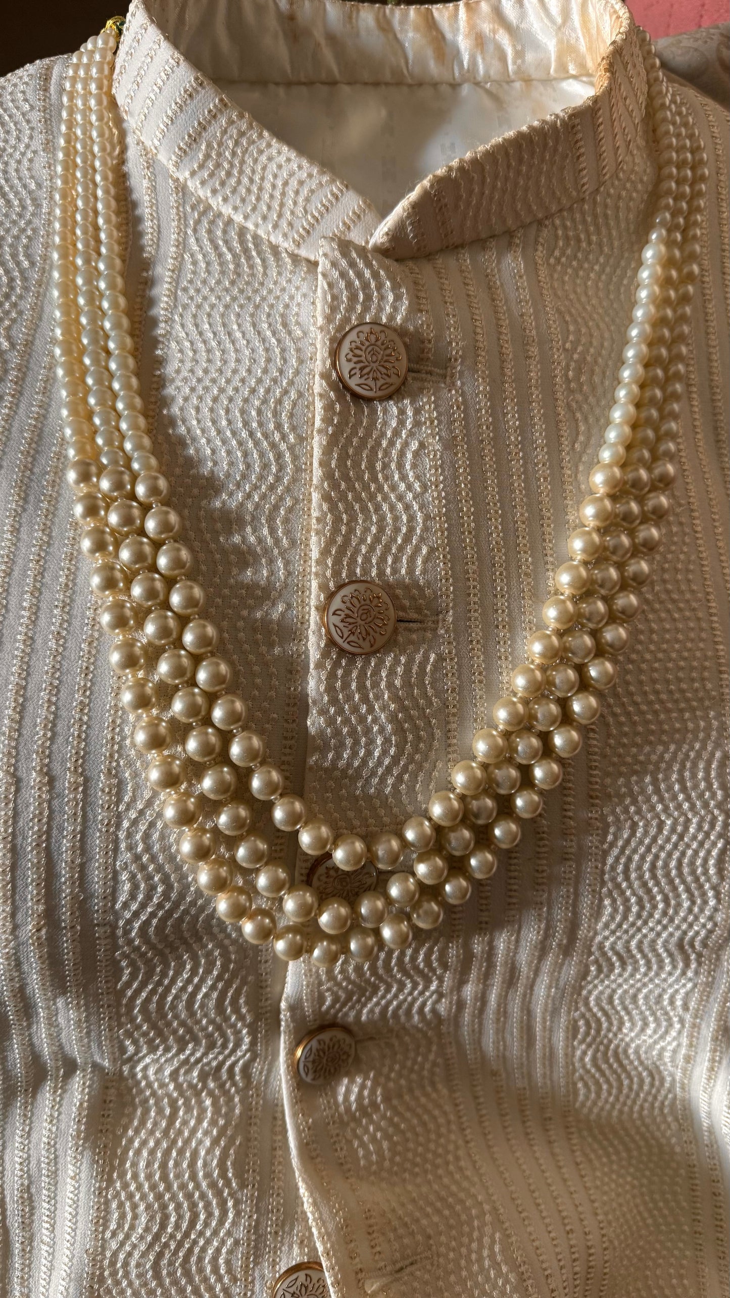Tripple line gold pearl string