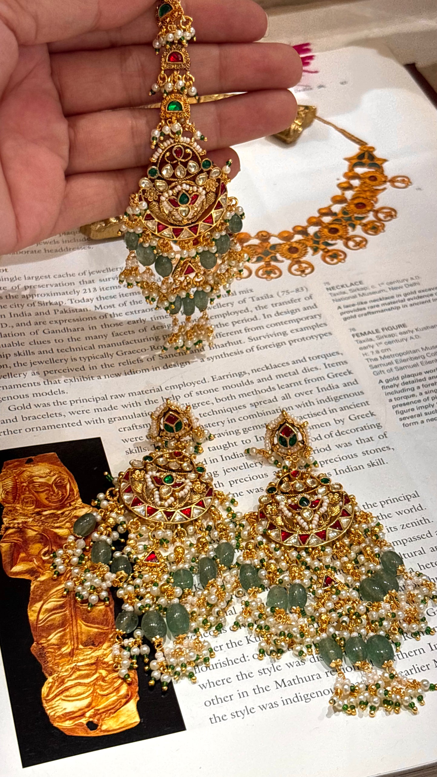 Meera heritage paachi kundan Maangtika & earrings combo