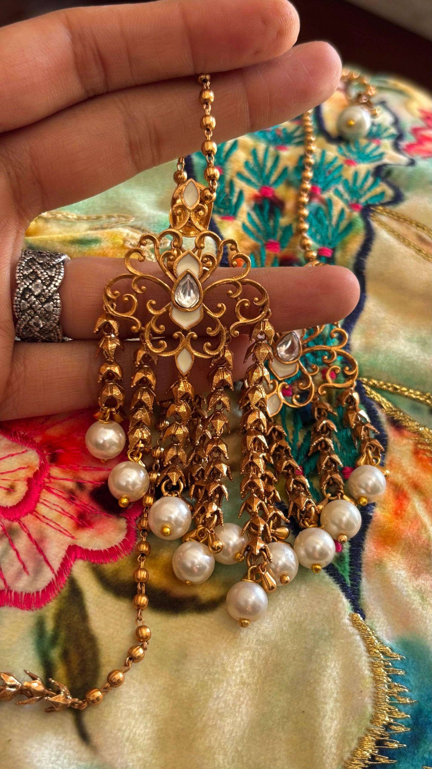 Amrapali inspired pearl dangler