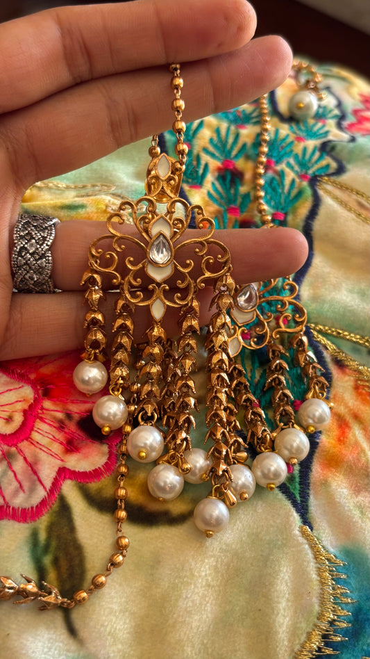 Amrapali inspired pearl dangler