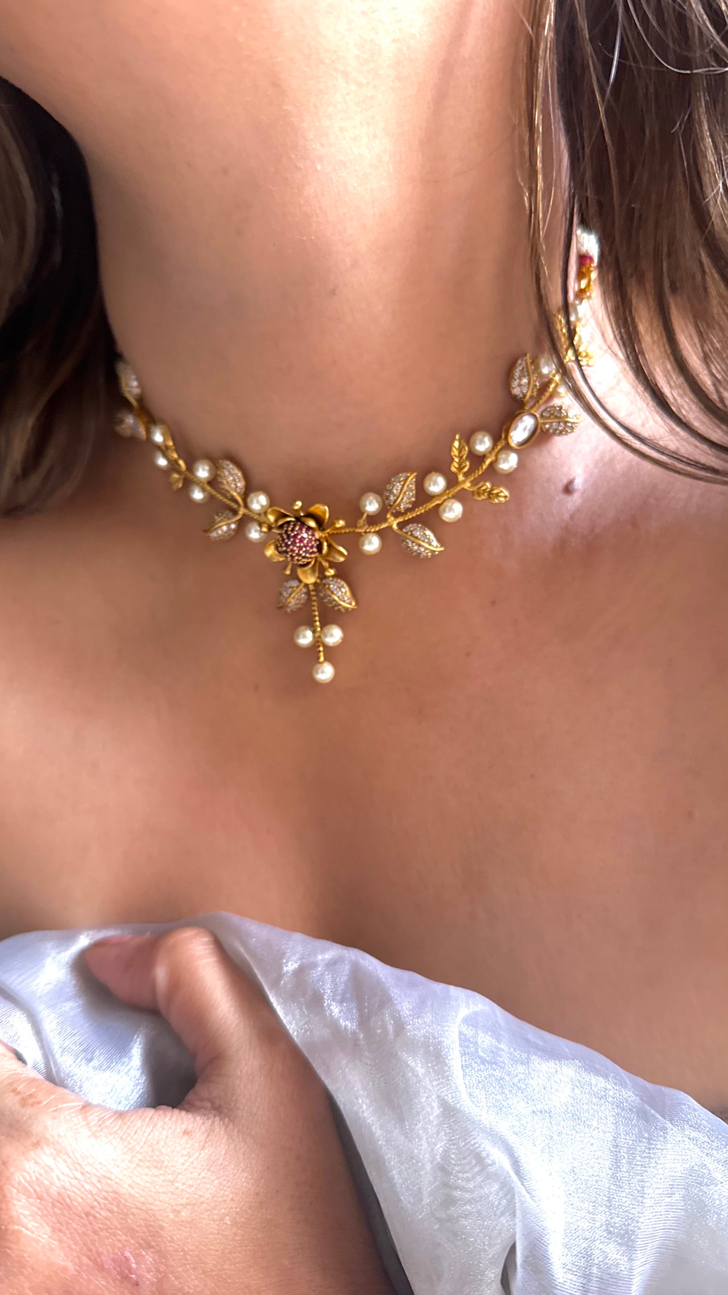 Minimalist pearl floral Ruby necklace