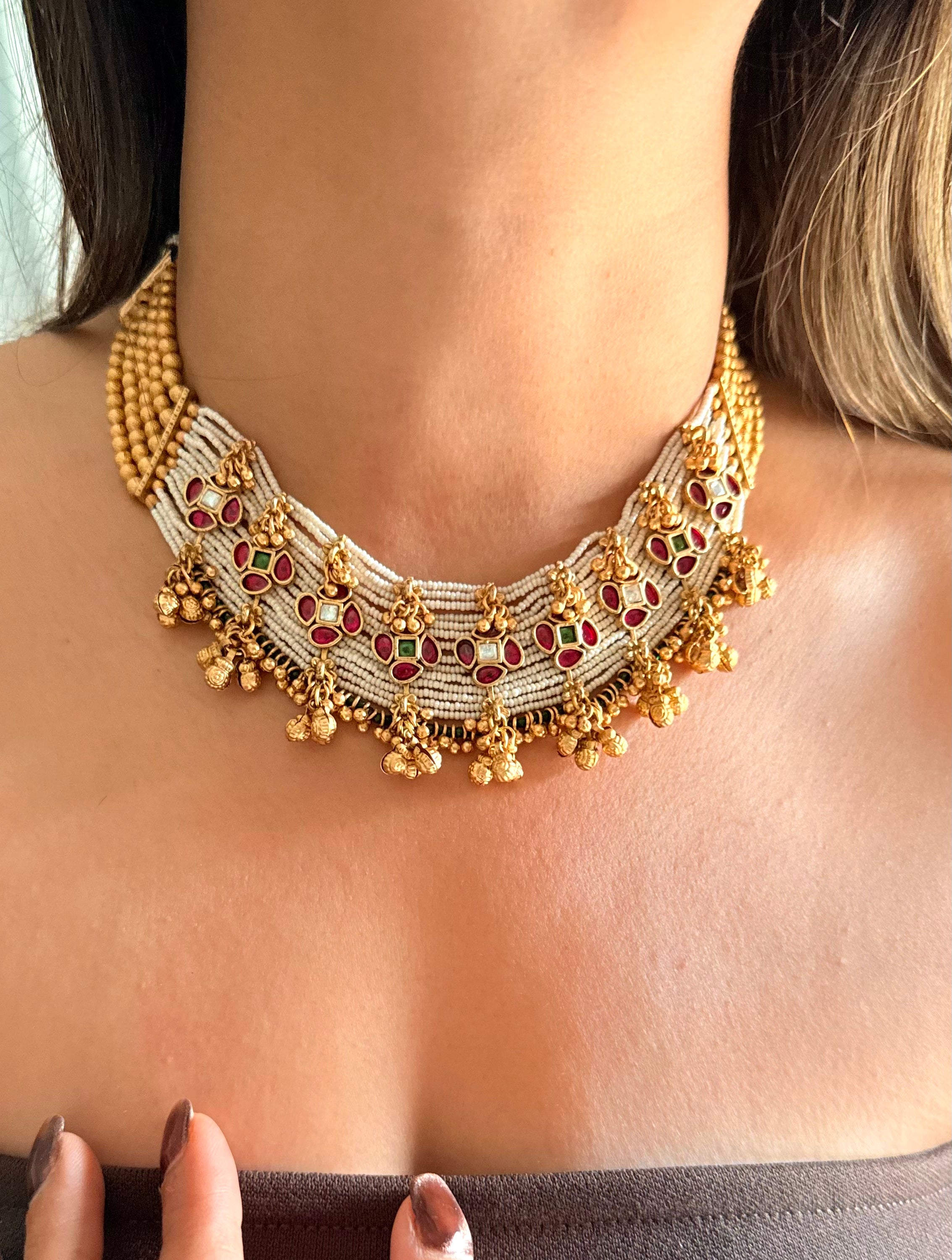 Rani pink and emerald flower thread temple set