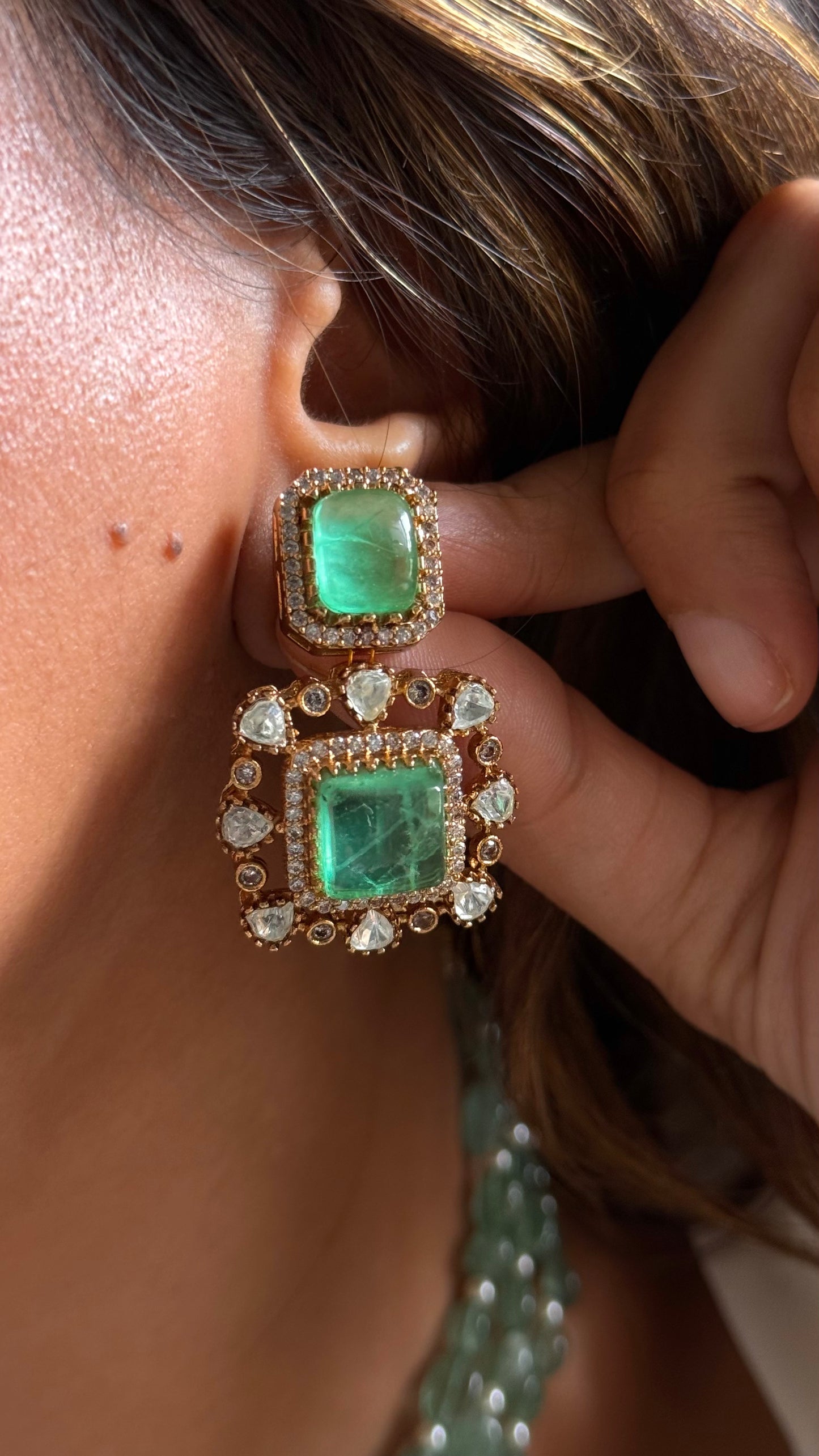 Mint square pendant with pearl detailing collar Necklace