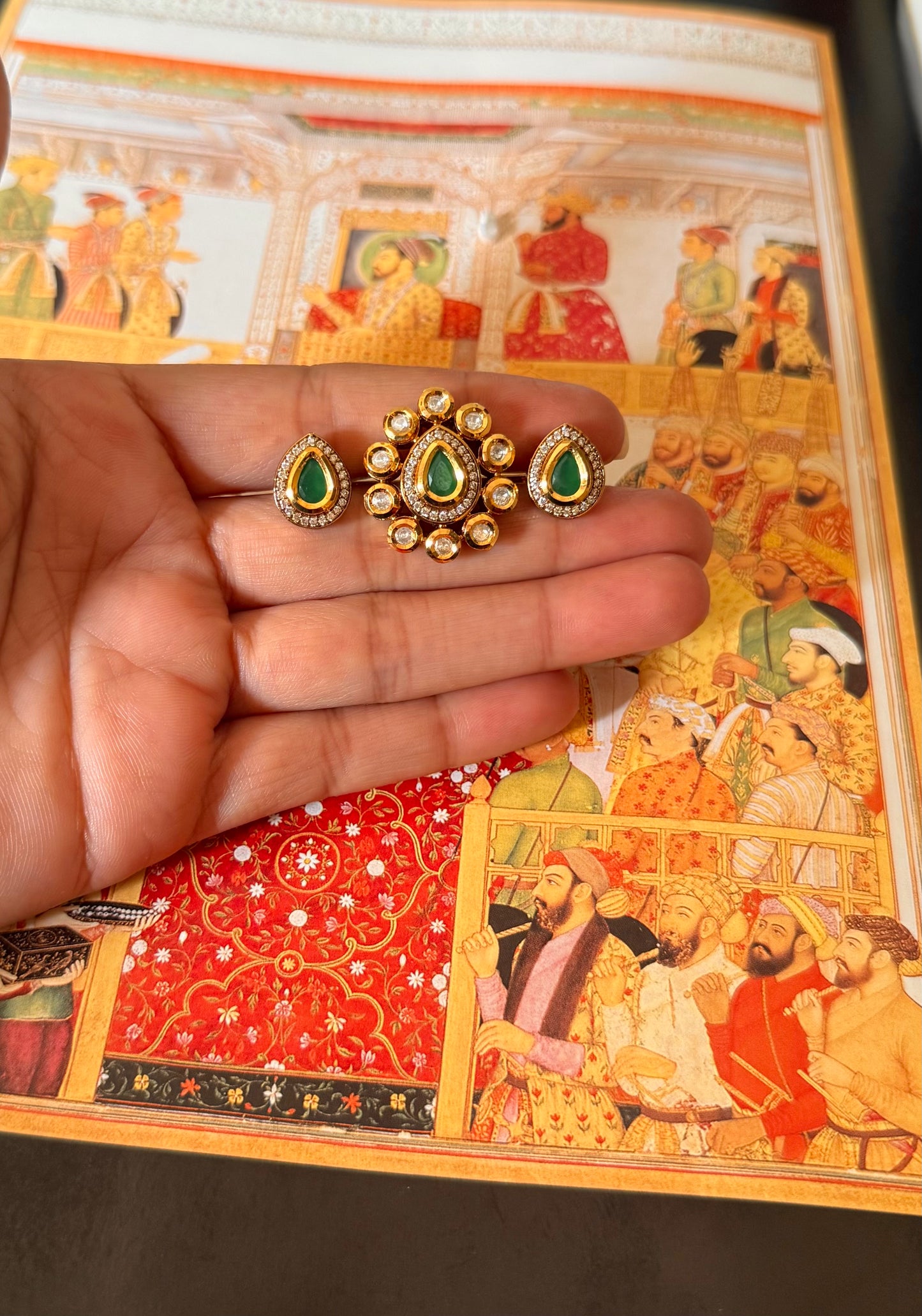 Emerald double finger adjustable ring