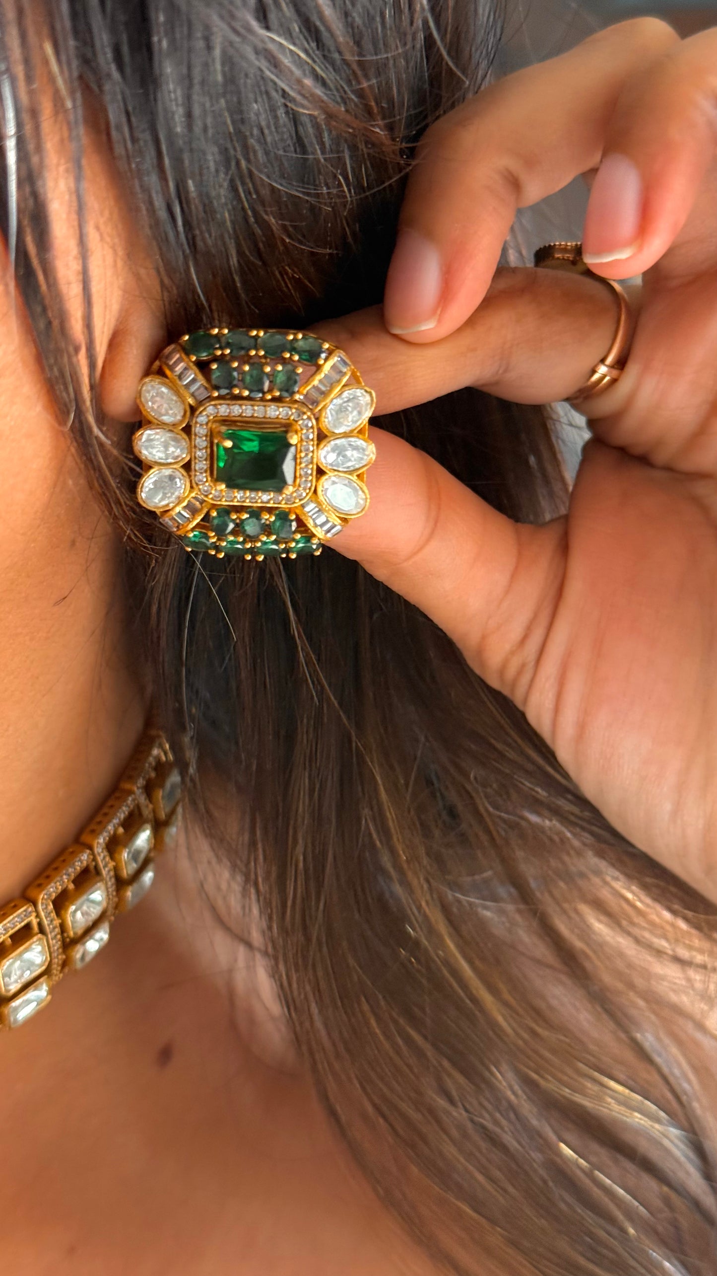 Emerald moissanite designer choker