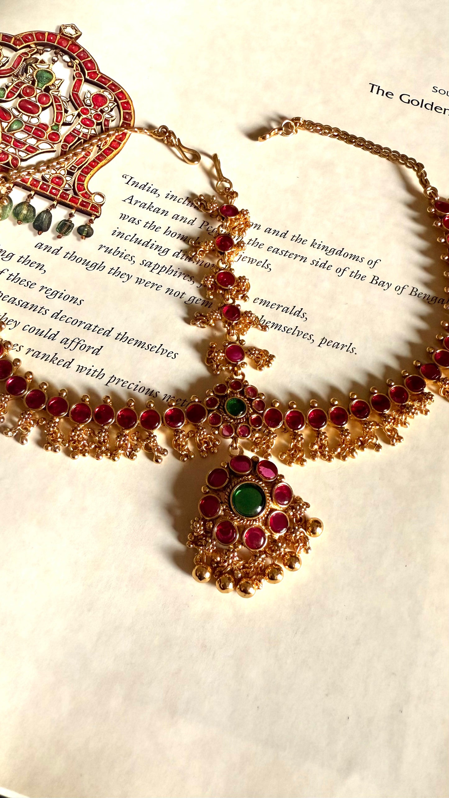 Rani pink & emerald matha pati