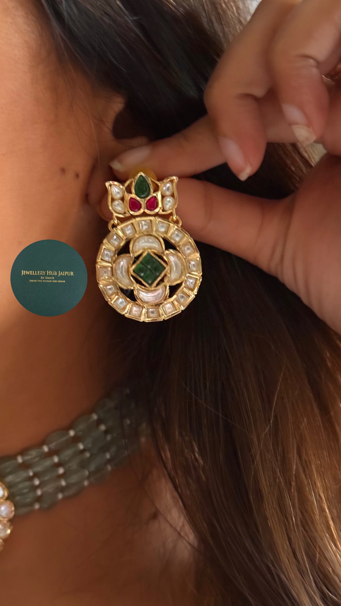 Real Moissanite Emerald & rani pink mint thread choker set
