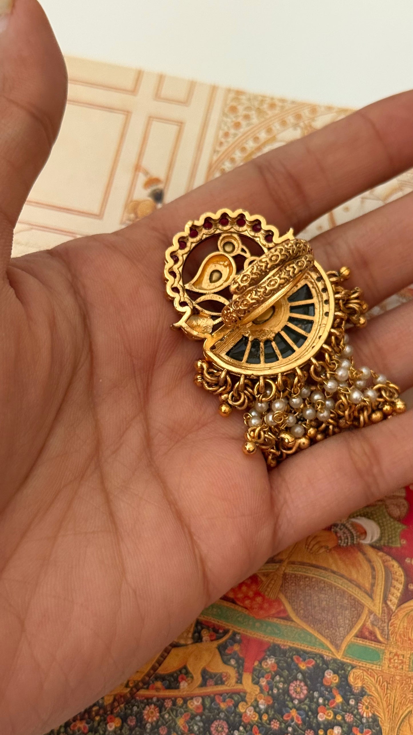 Emerald inlay & rani pink peacock rajwada adjustable ring