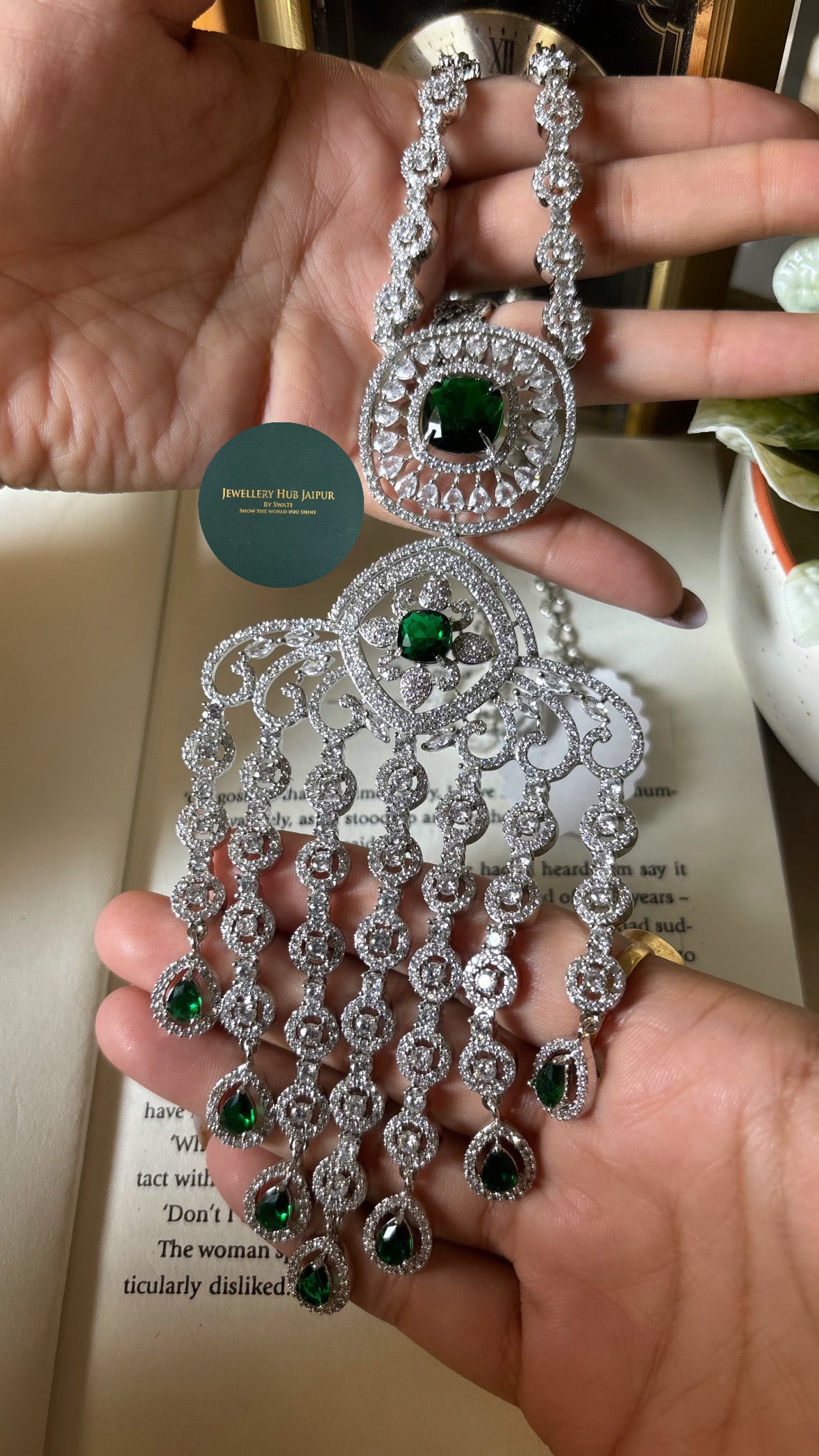 Emerald designer collar necklace set