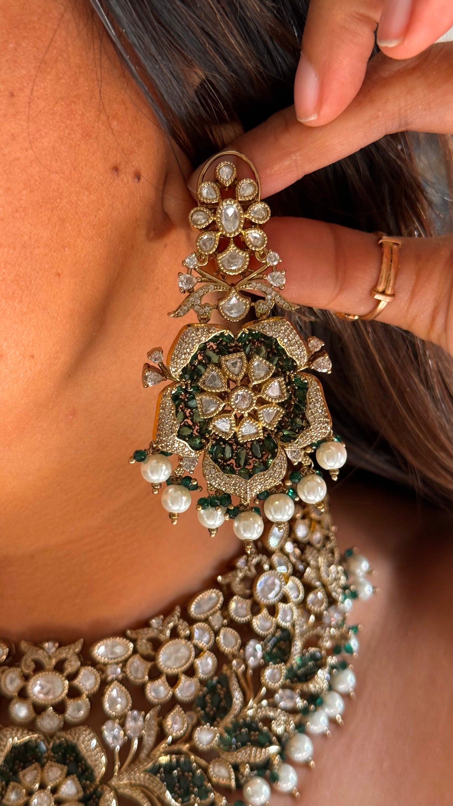 Emerald floral takkar work designer collar necklace