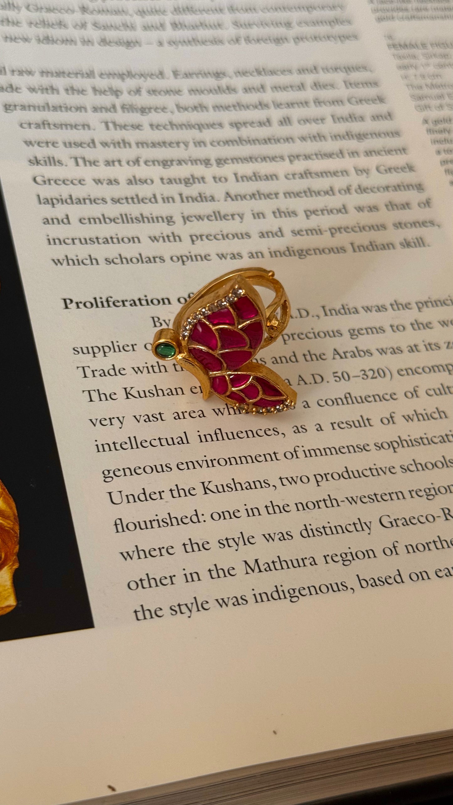 Leaf shaped paachi kundan heritage ring