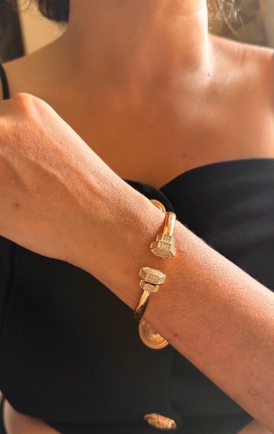 Open-Cuff Square End bracelet (gold)