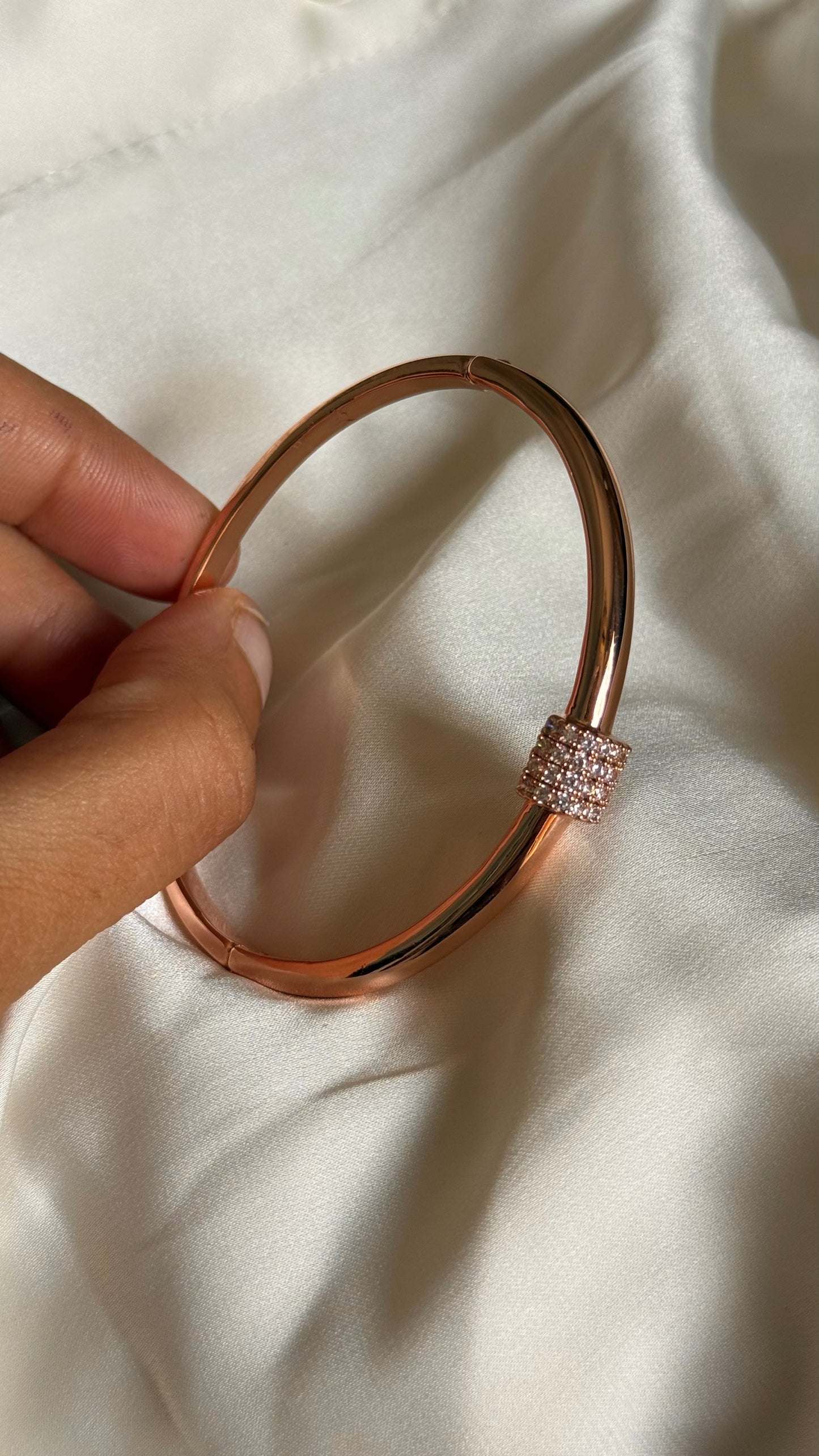 Streamline Crystal bracelet (rose gold)