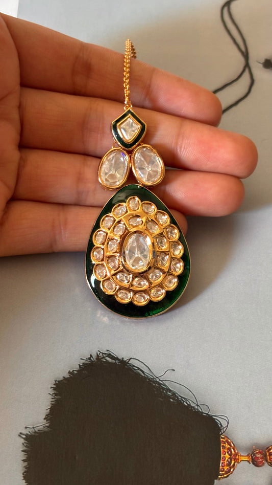 Designer emerald Meenakari maangtika