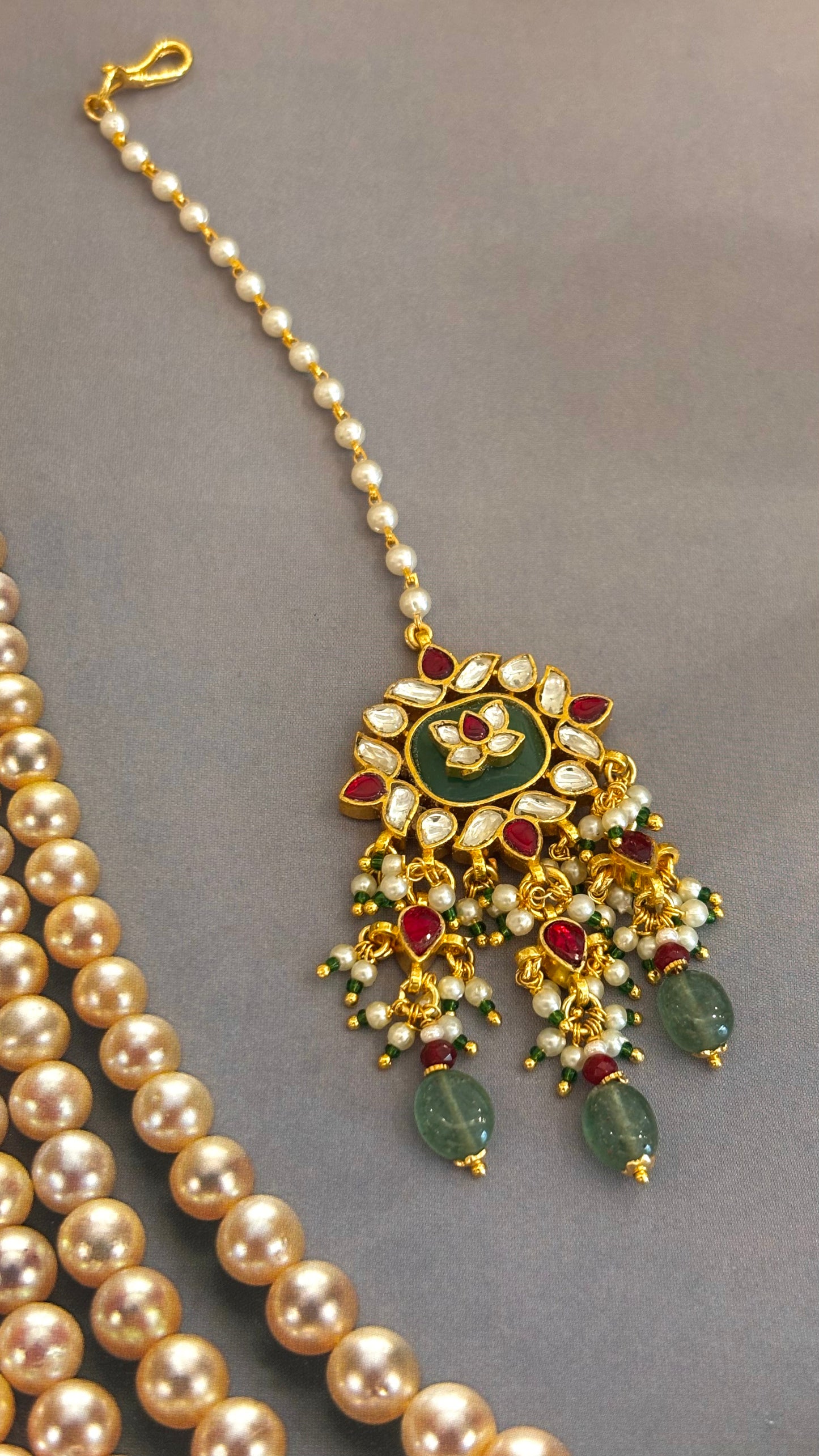 Emerald inlay heritage maangtika
