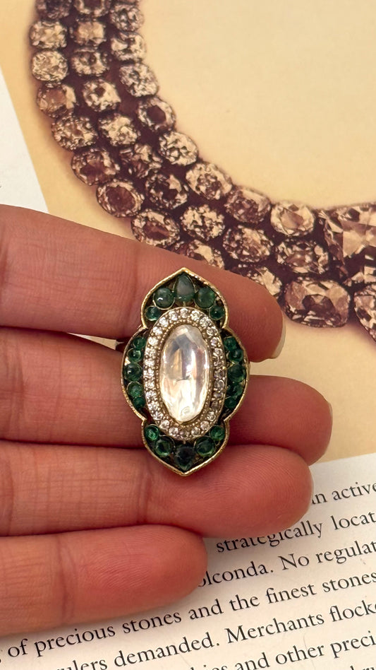 emerald Mughal cut adjustable ring