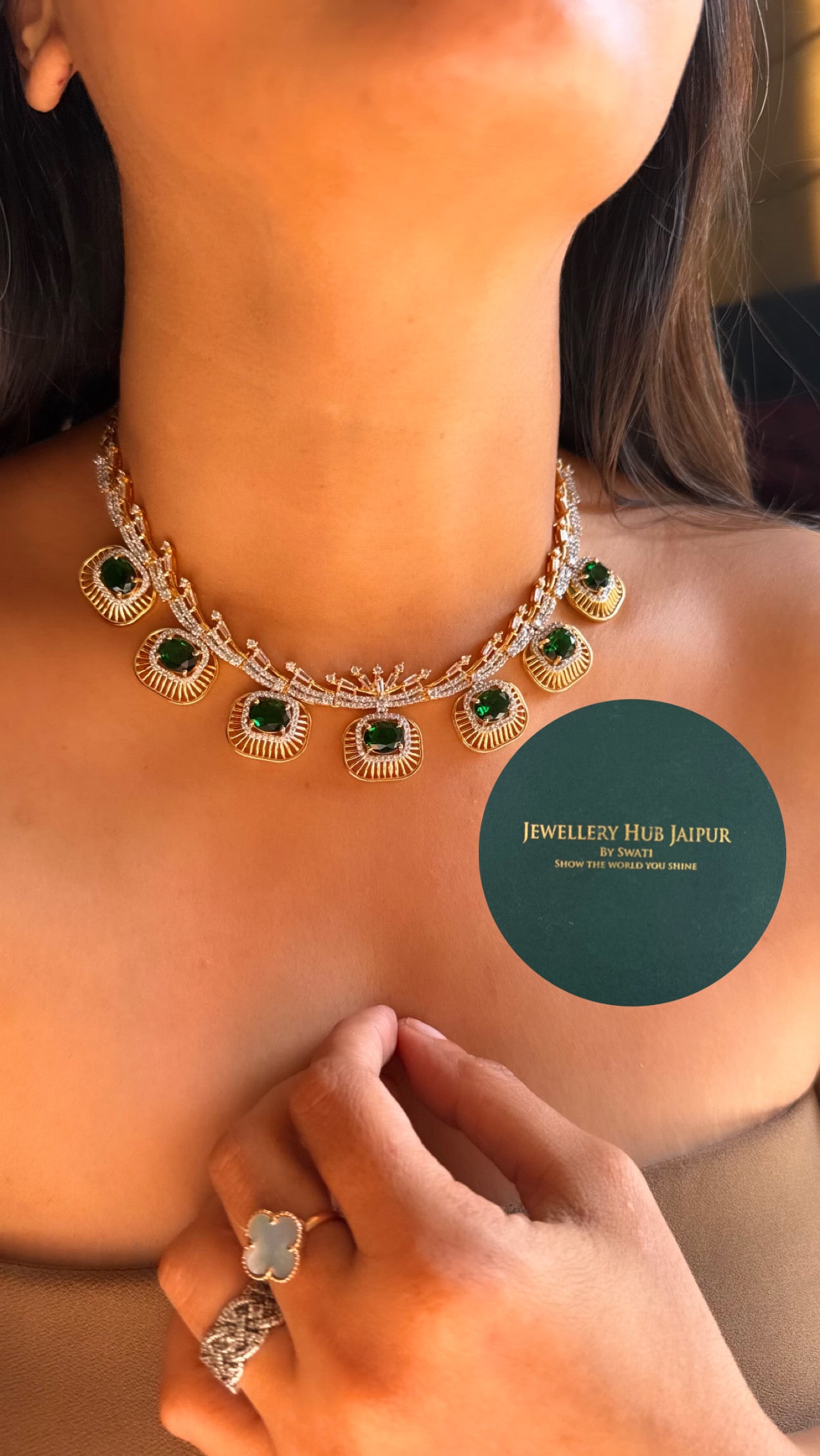 Emerald GJ polish diamond necklace