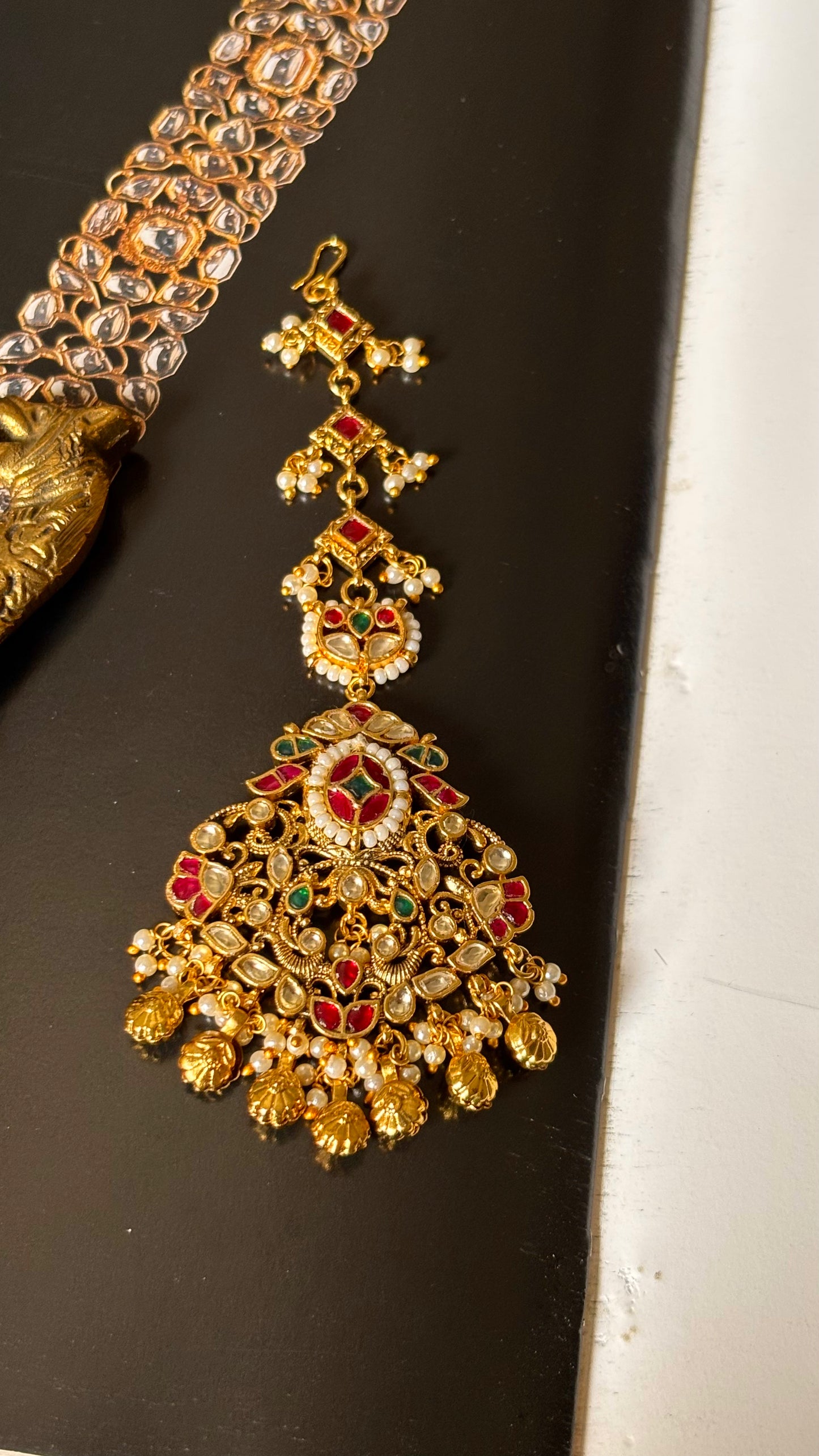 Paachi Kundan with gungroo drops Maangtika