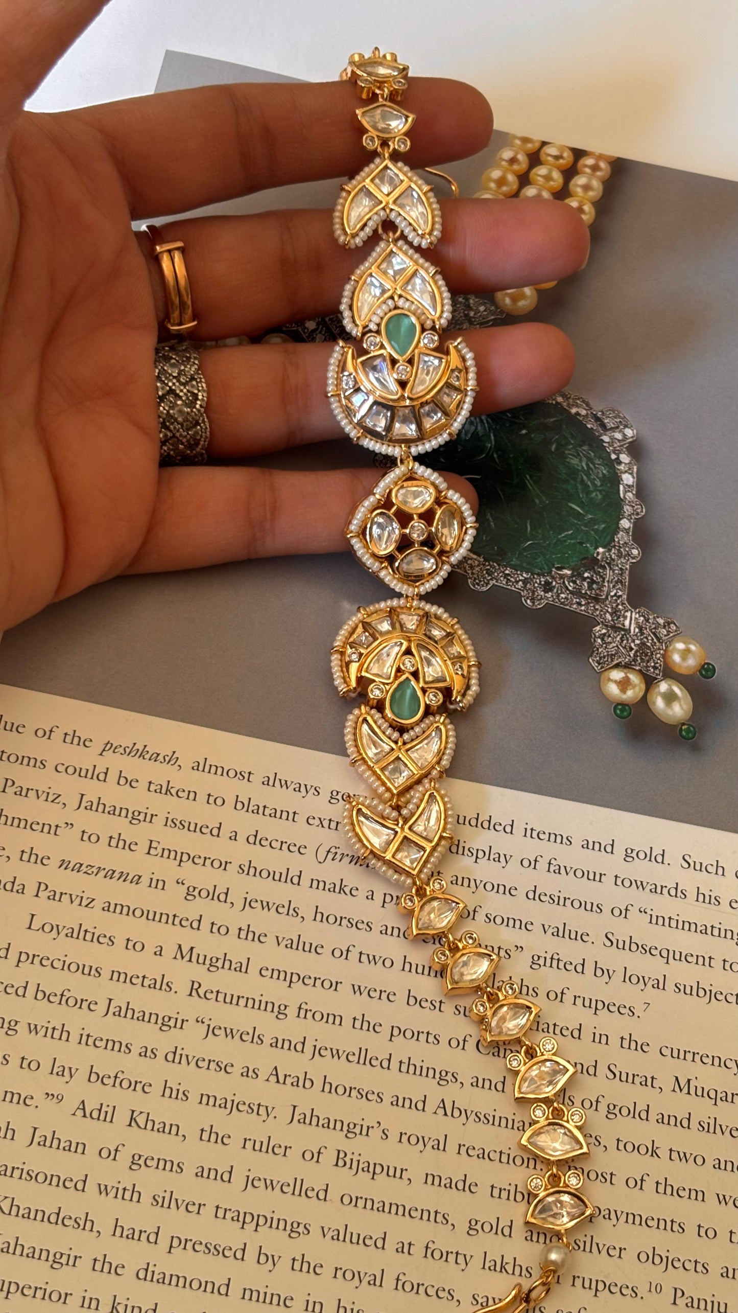 Mint Pachi Kundan Mathapati