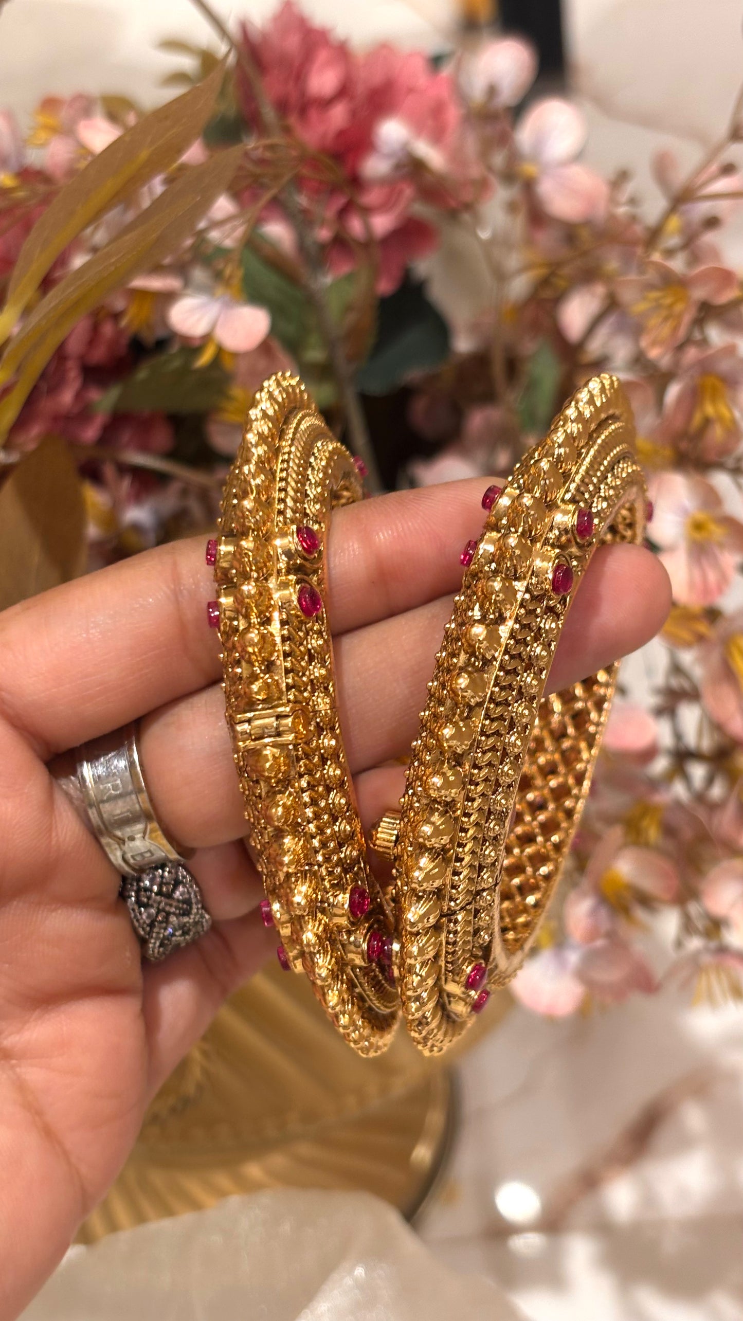 Ruby embedded rajwadi bangdi