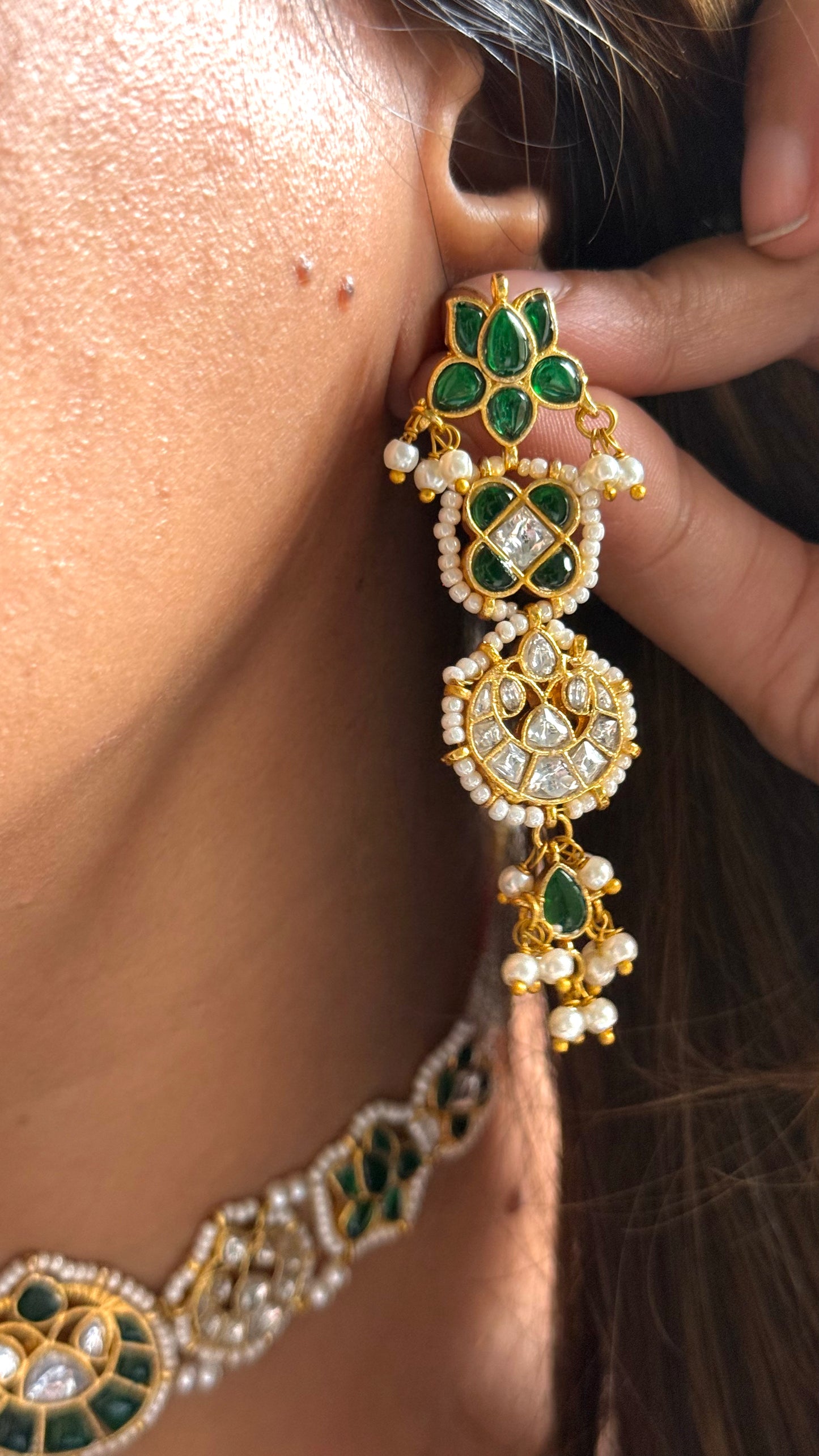 Emerald minimalist pachi necklace
