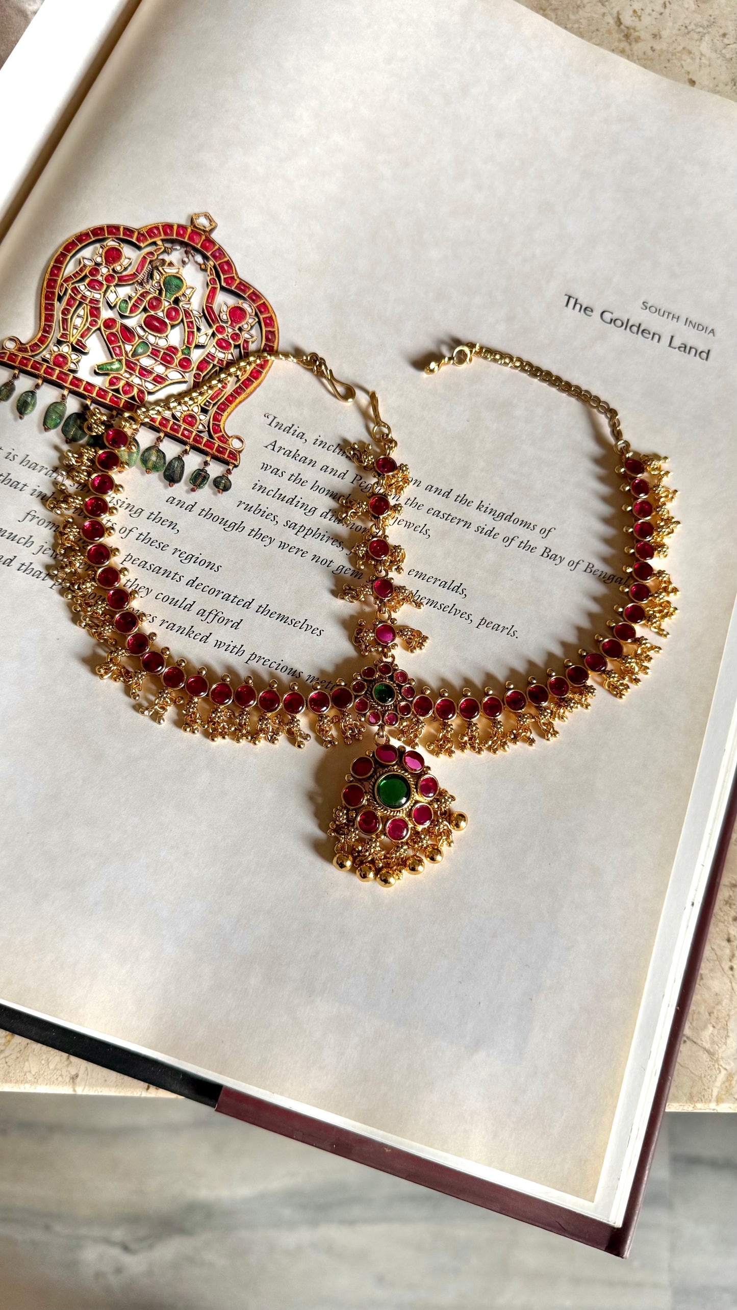 Rani pink & emerald matha pati