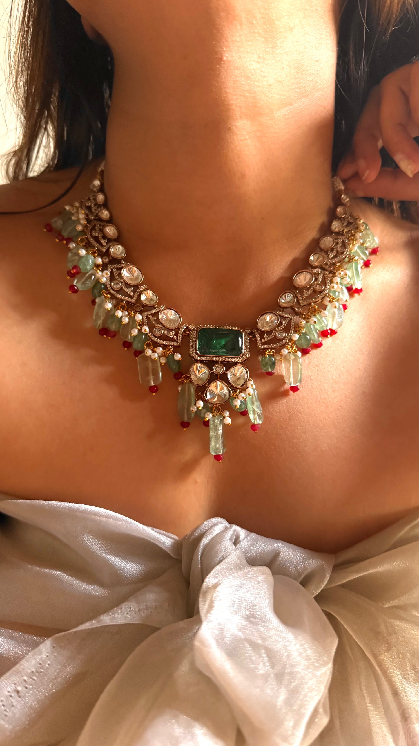 Emerald doublet moissanite polki with mint drop collar set