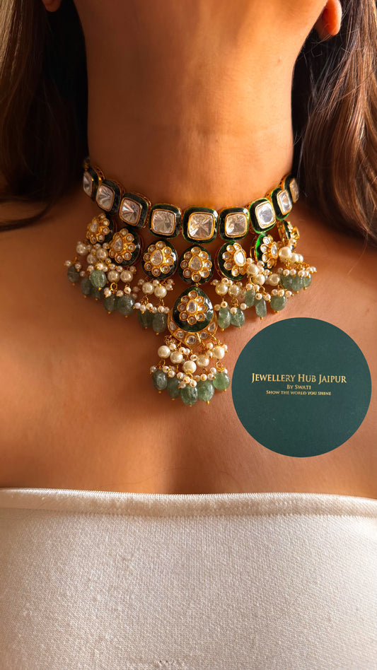 Heavy emerald necklace with earrings