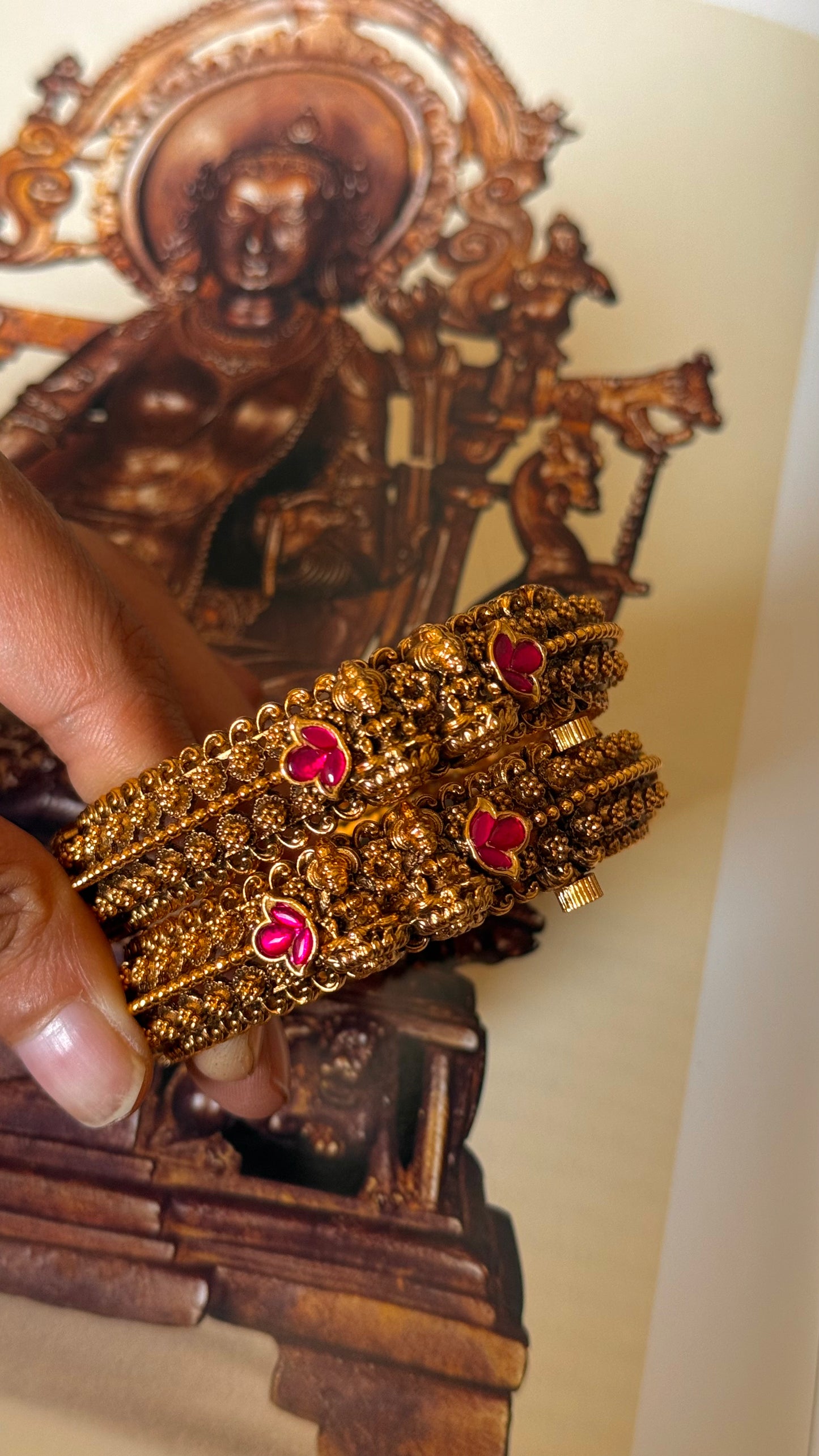 Ruby paachi rajwadi bangdi