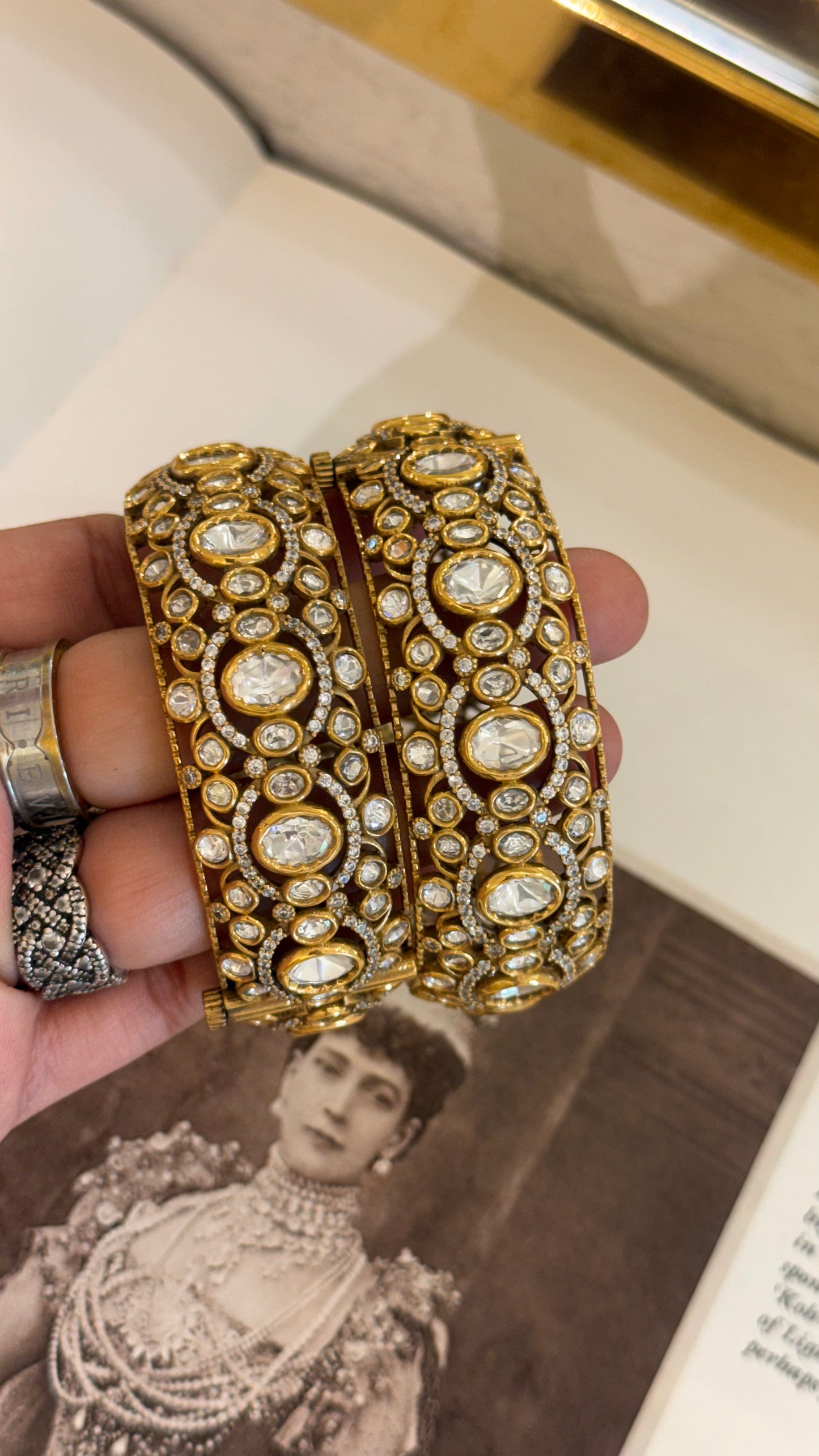 White polki victorian bangles