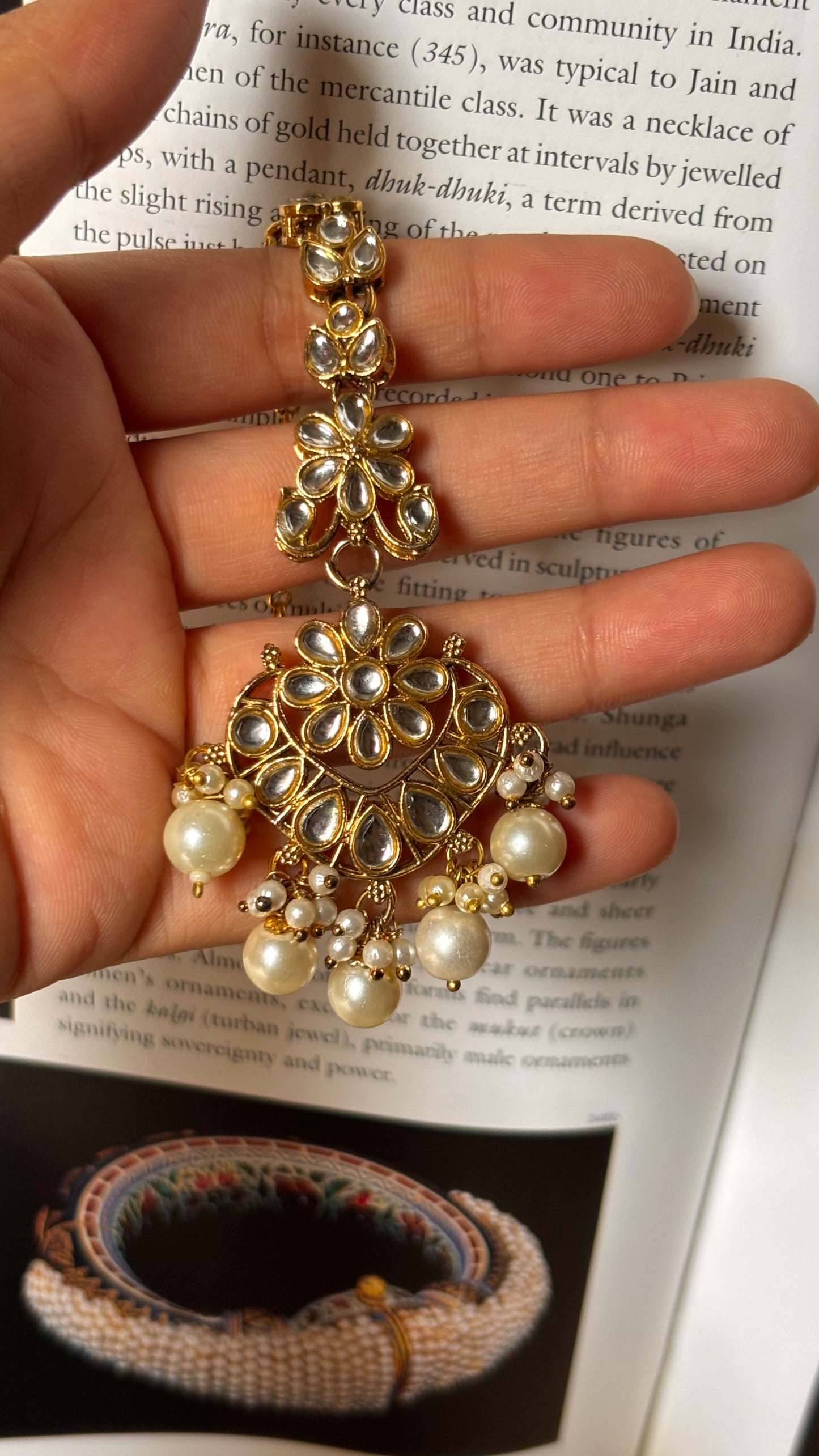 Paachi with pearl detailing Maangtika