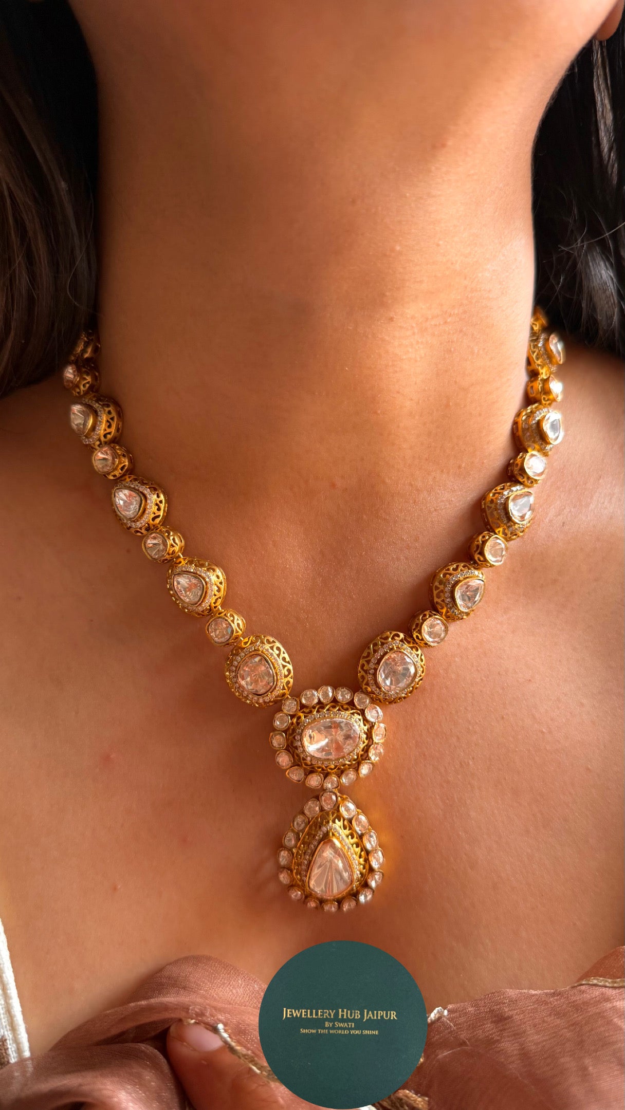 Peeli polki with gold polish minimalist collar set