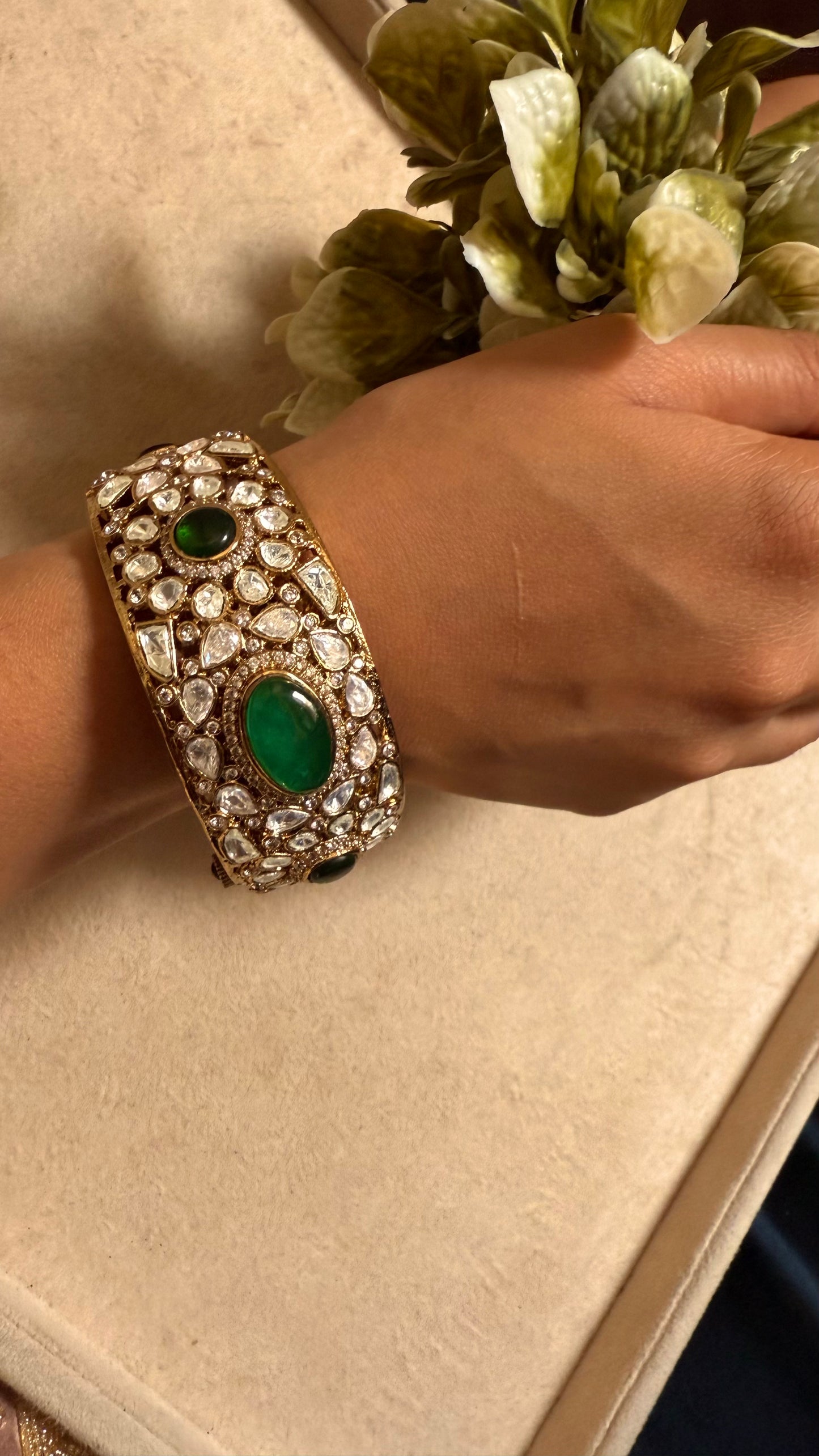 Single Emerald doublet Moissanite openable bangle