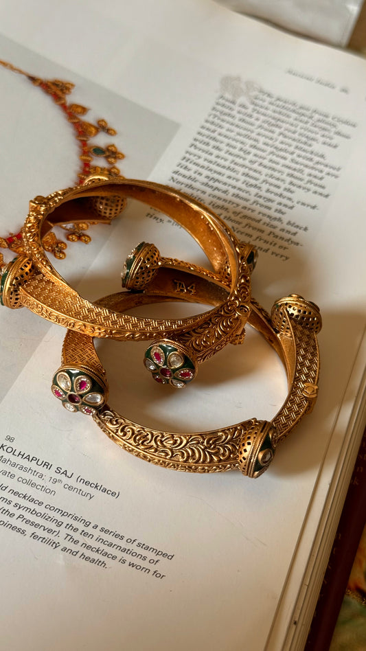 Polki floral emerald & ruby bangle