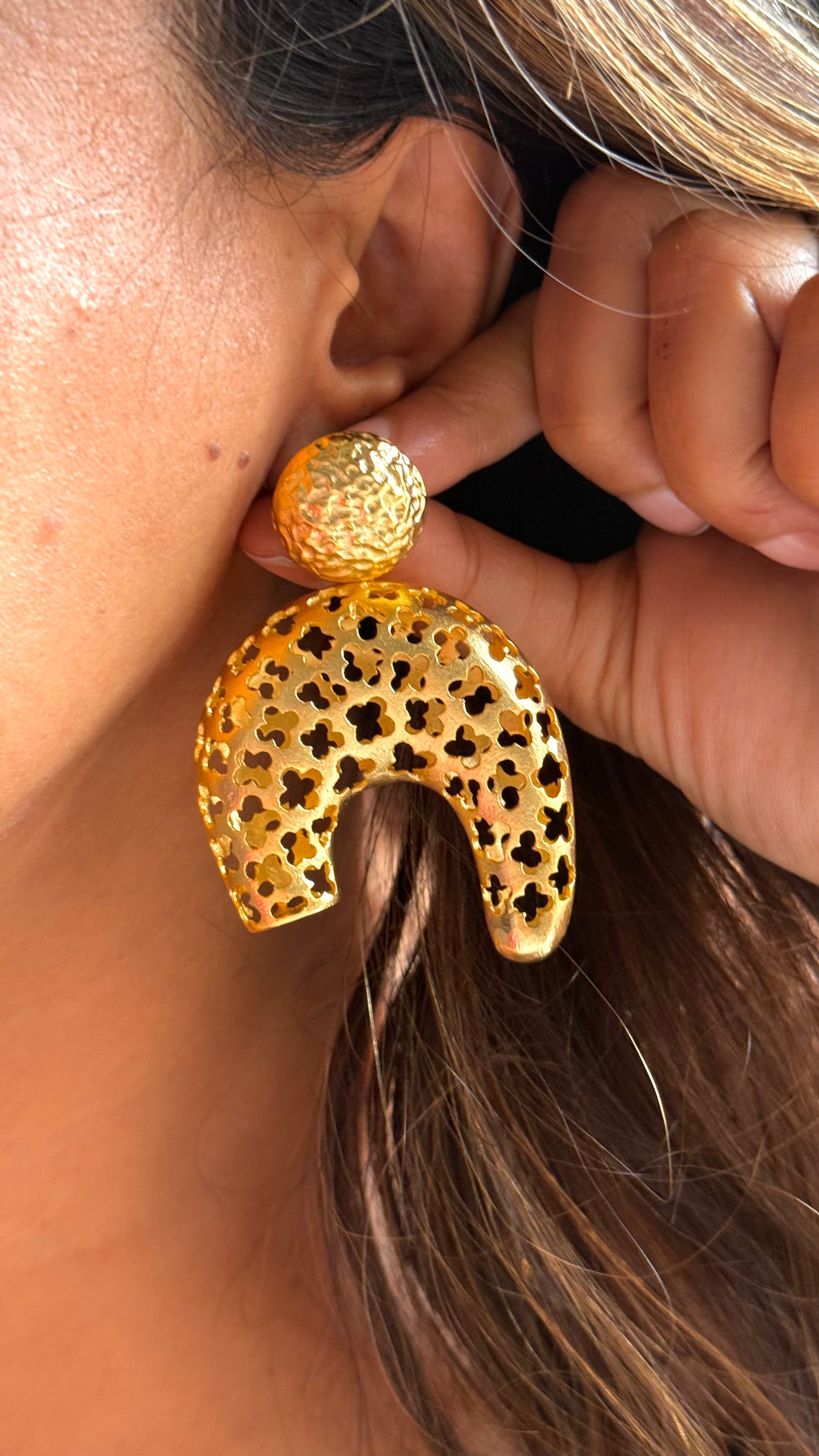 24kt Dubai Gold inspired gold Dnaglers with net detailing