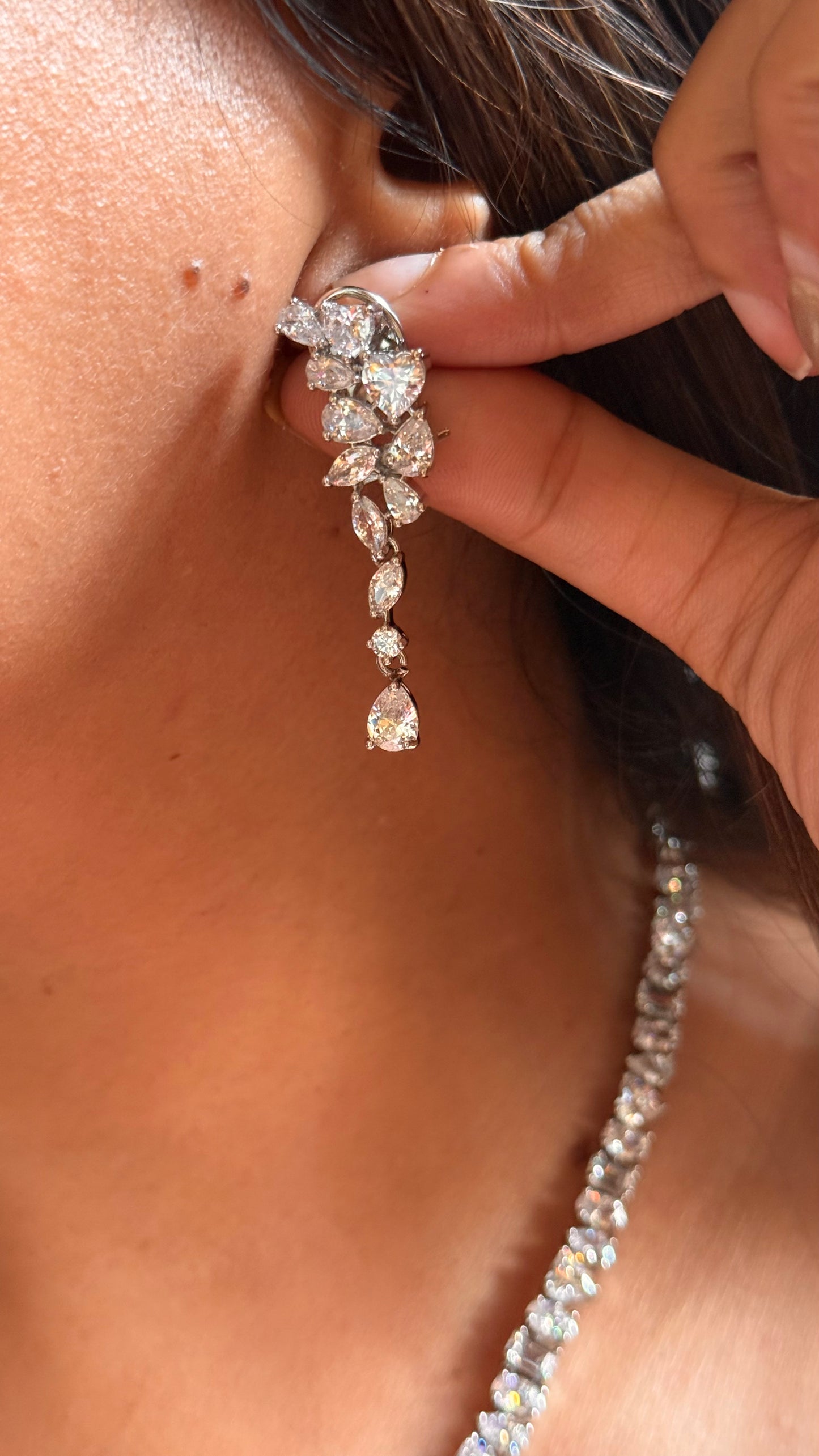 Minimal diamond leaf designed set