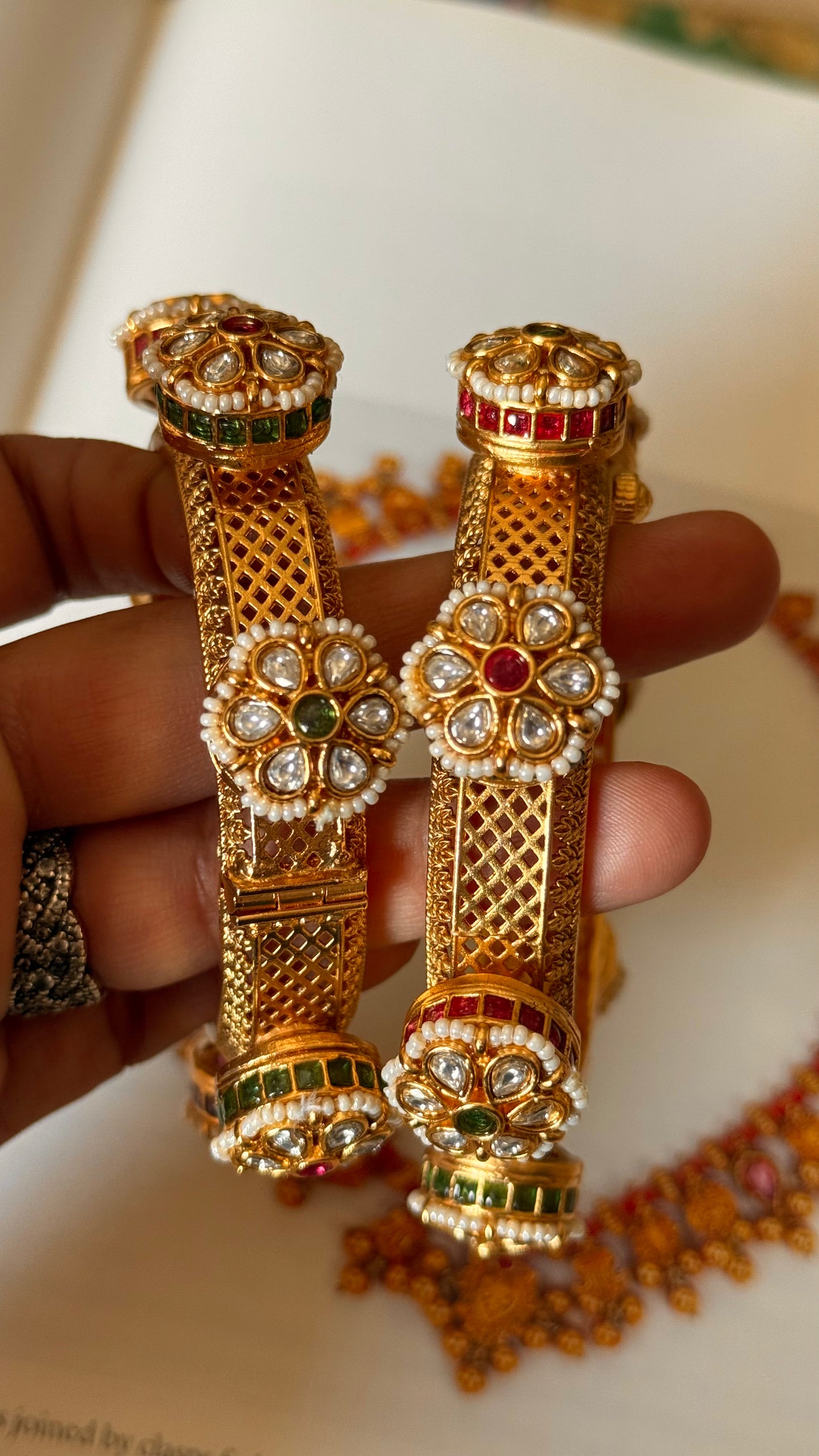 Ruby & emerald polki floral bangdi