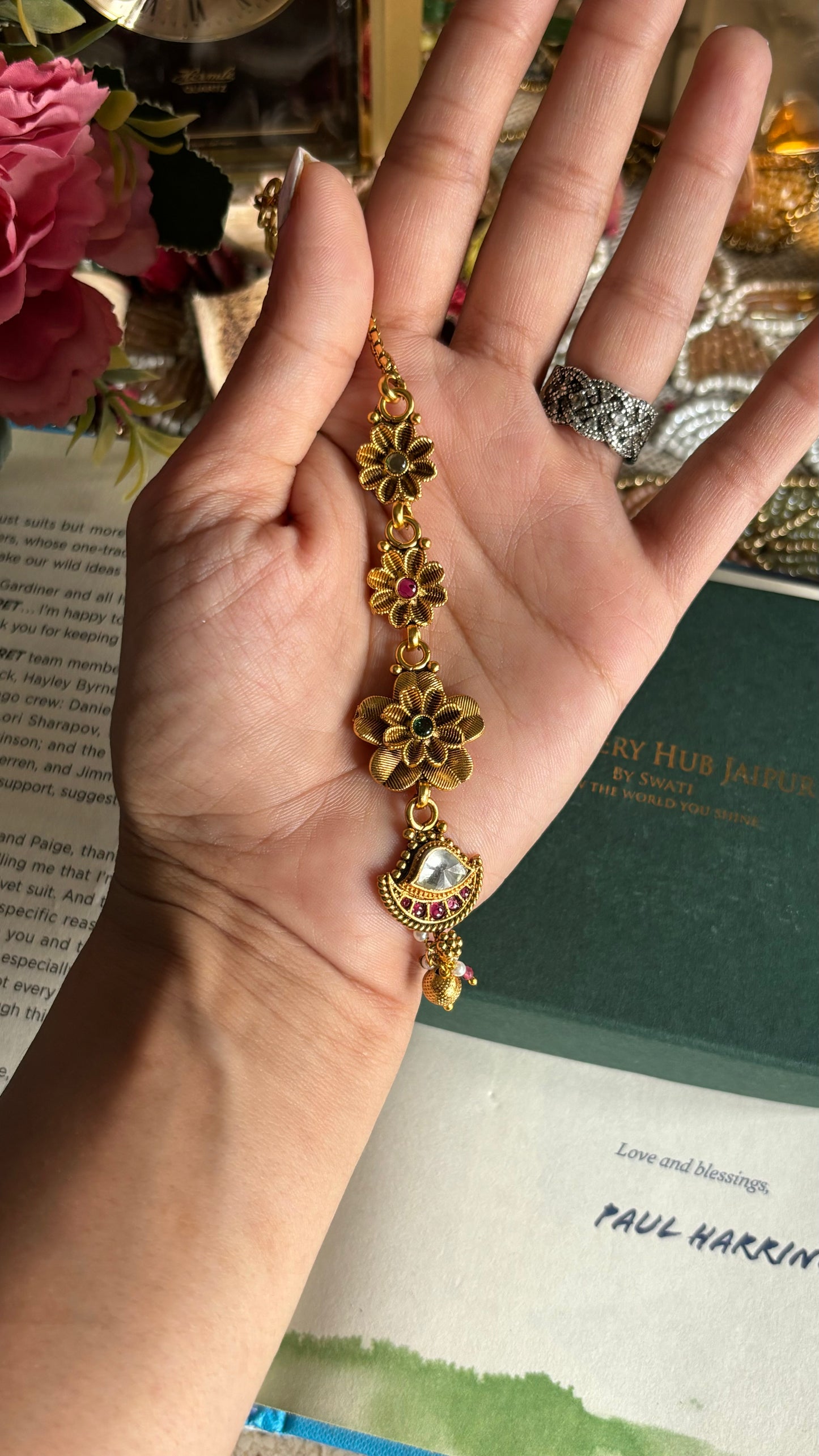 Oxidised gold polki maangtika